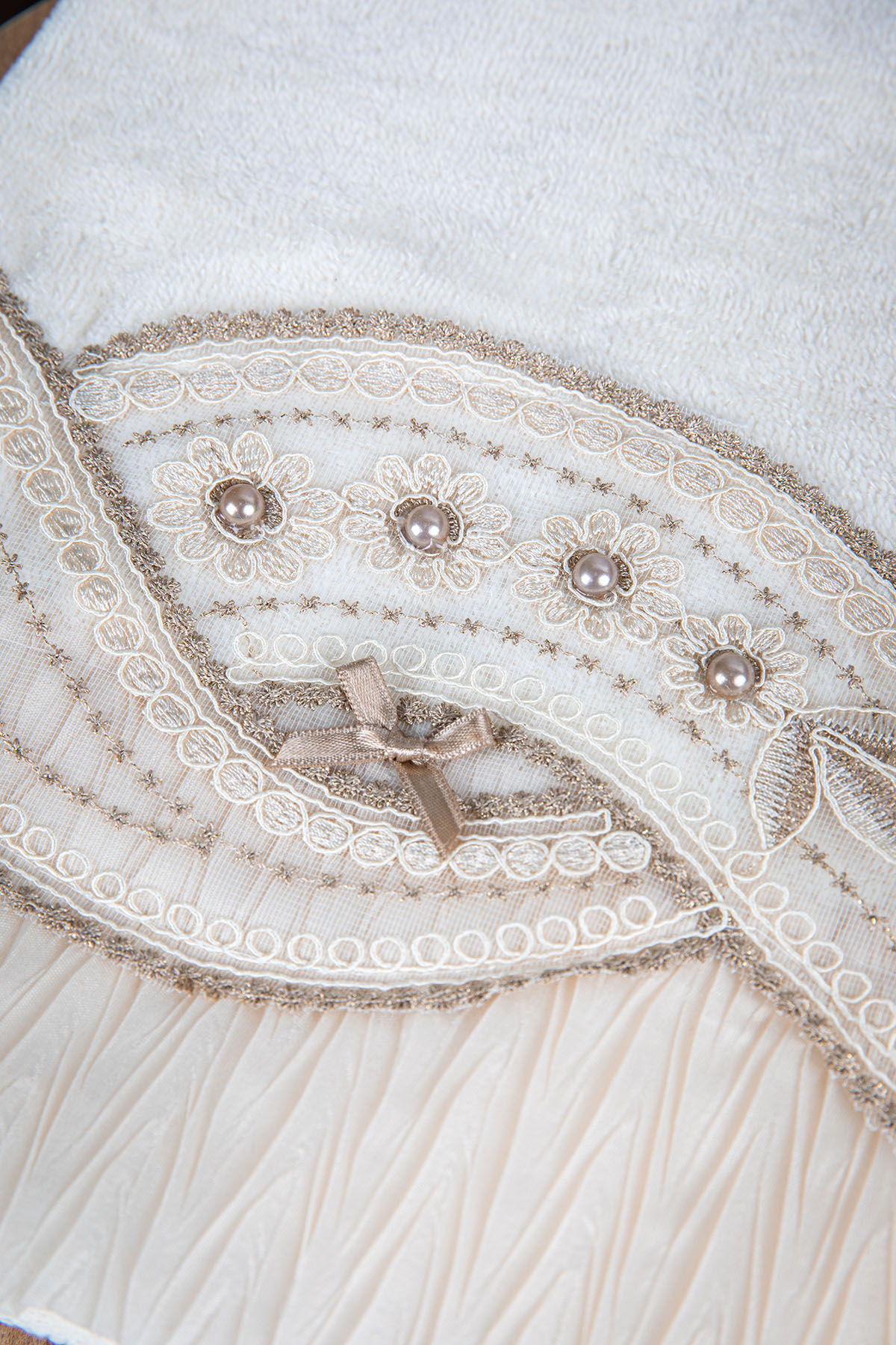 %100 Pamuk Fiyonk Güpürlü Çeyizlik 2li Havlu 50x90 - Vizon %100 Pamuk Fiyonk Güpürlü Çeyizlik 2li Havlu 50x90 - Vizon