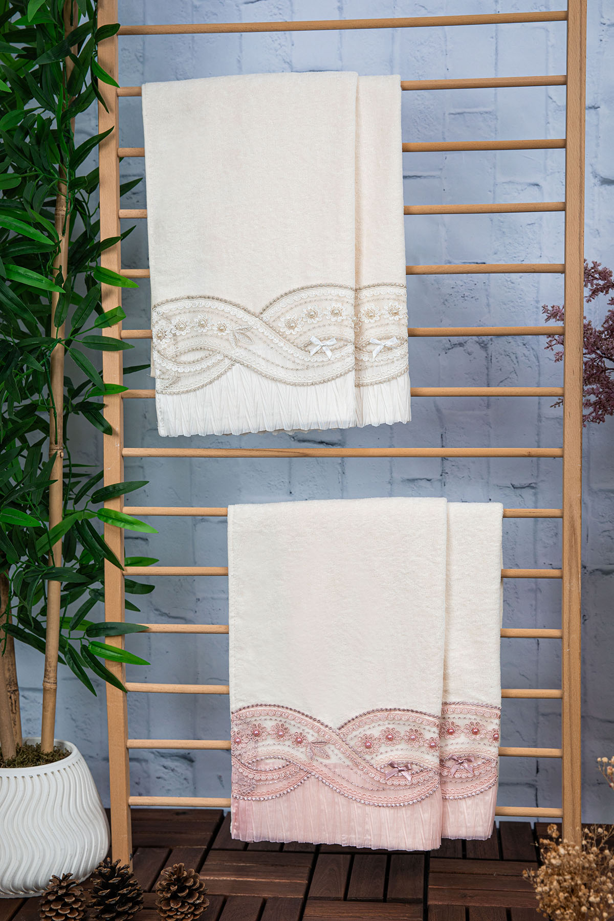 %100 Pamuk Fiyonk Güpürlü Çeyizlik 4'lü Havlu 50x90 - Krem - Pudra %100 Pamuk Fiyonk Güpürlü Çeyizlik 4'lü Havlu 50x90 - Krem - Pudra