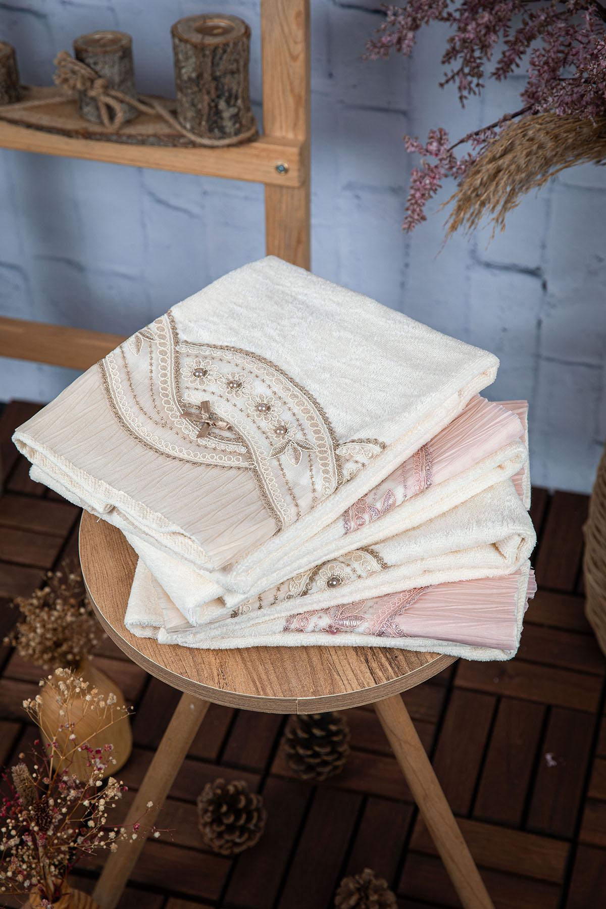 %100 Pamuk Fiyonk Güpürlü Çeyizlik 4lü Havlu 50x90 - Pudra - Vizon %100 Pamuk Fiyonk Güpürlü Çeyizlik 4lü Havlu 50x90 - Pudra - Vizon