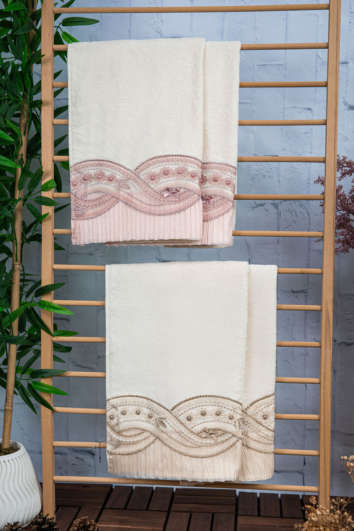 %100 Pamuk Fiyonk Güpürlü Çeyizlik 4lü Havlu 50x90 - Pudra - Vizon %100 Pamuk Fiyonk Güpürlü Çeyizlik 4lü Havlu 50x90 - Pudra - Vizon