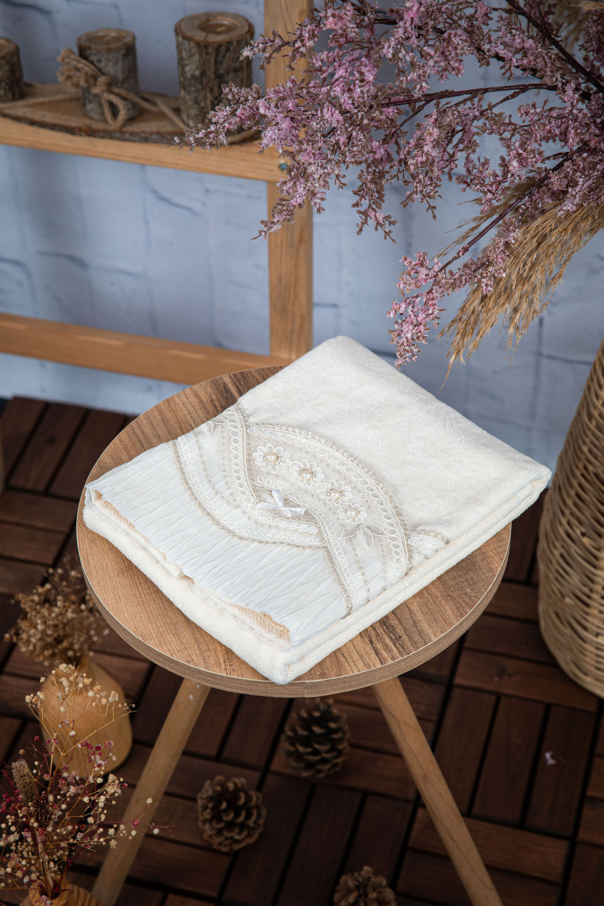 %100 Pamuk Fiyonk Güpürlü Çeyizlik Havlu 50x90 - Krem %100 Pamuk Fiyonk Güpürlü Çeyizlik Havlu 50x90 - Krem