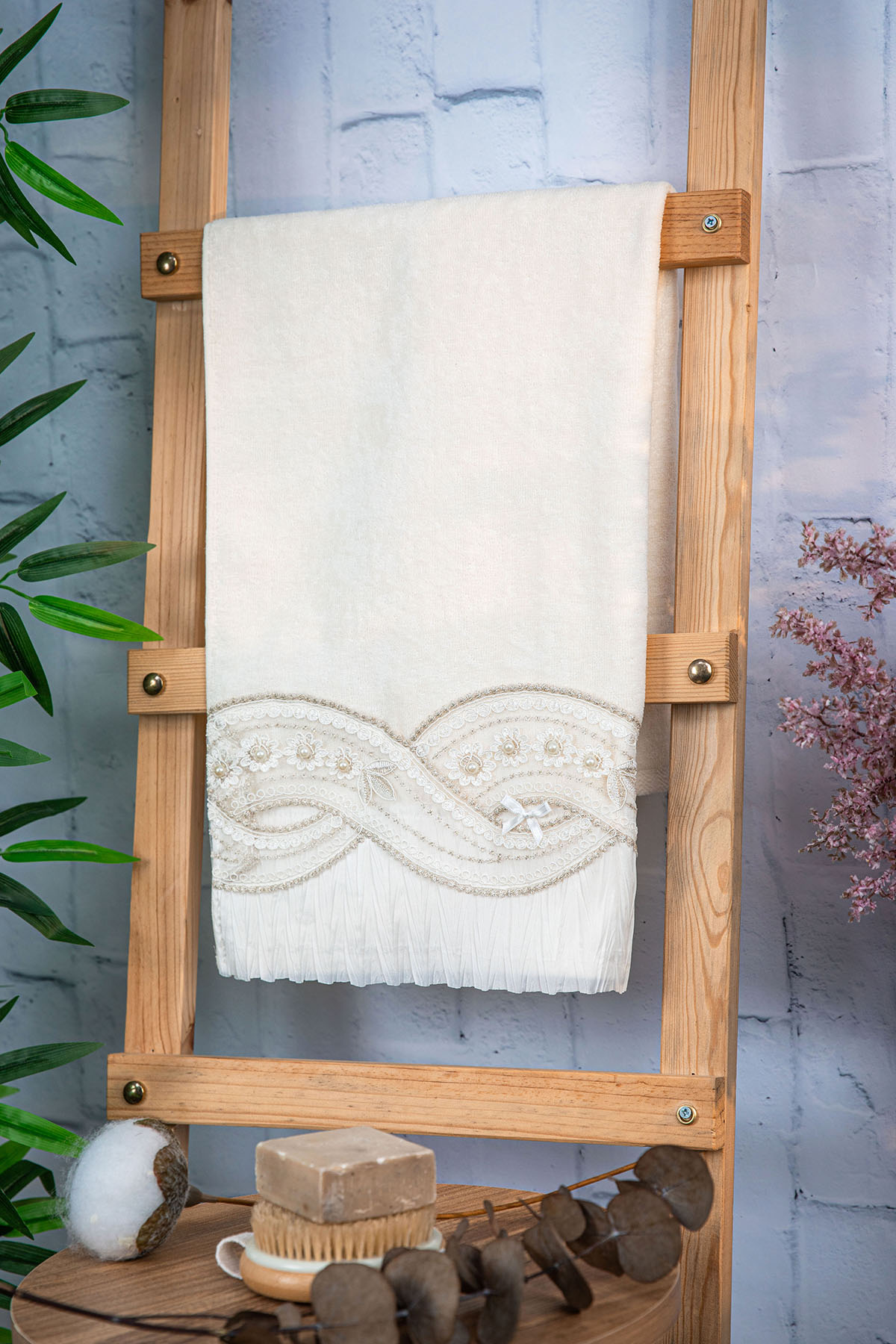 %100 Pamuk Fiyonk Güpürlü Çeyizlik Havlu 50x90 - Krem