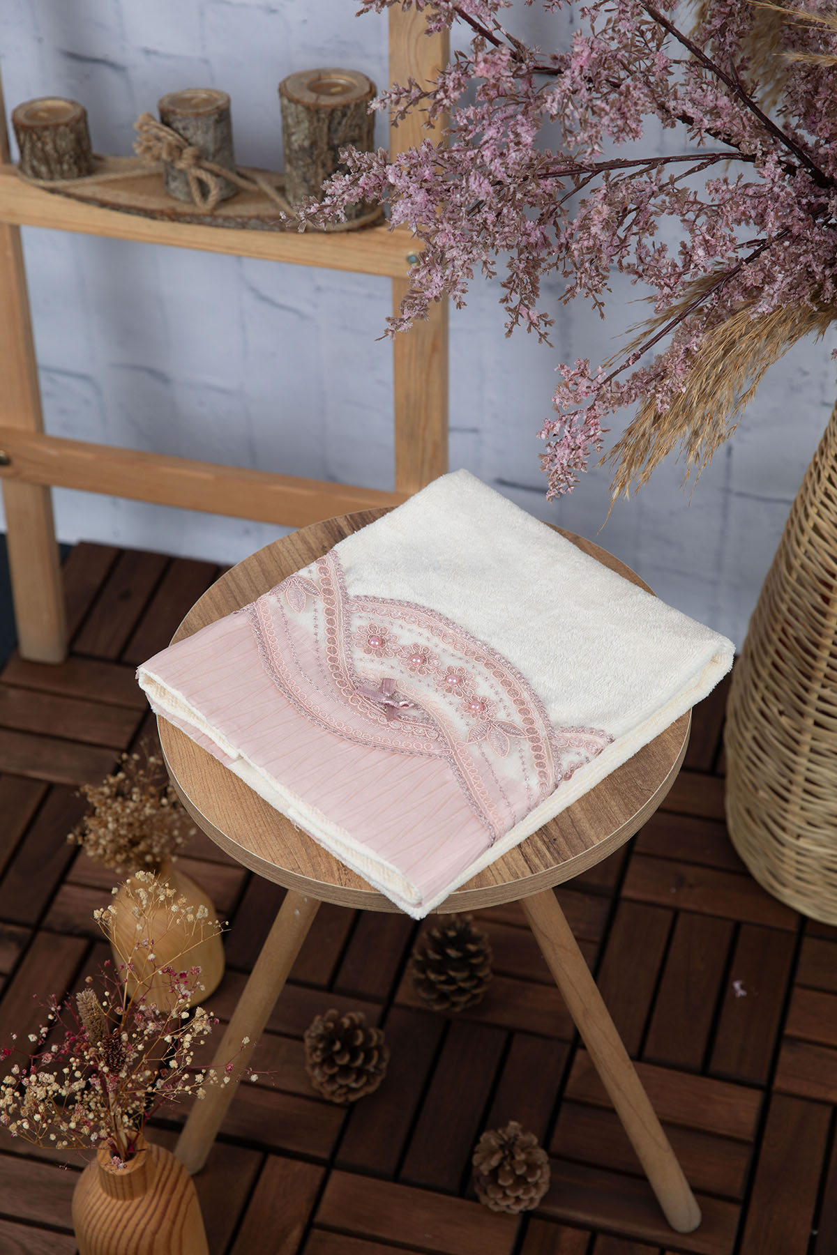 %100 Pamuk Fiyonk Güpürlü Çeyizlik Havlu 50x90 - Pudra %100 Pamuk Fiyonk Güpürlü Çeyizlik Havlu 50x90 - Pudra