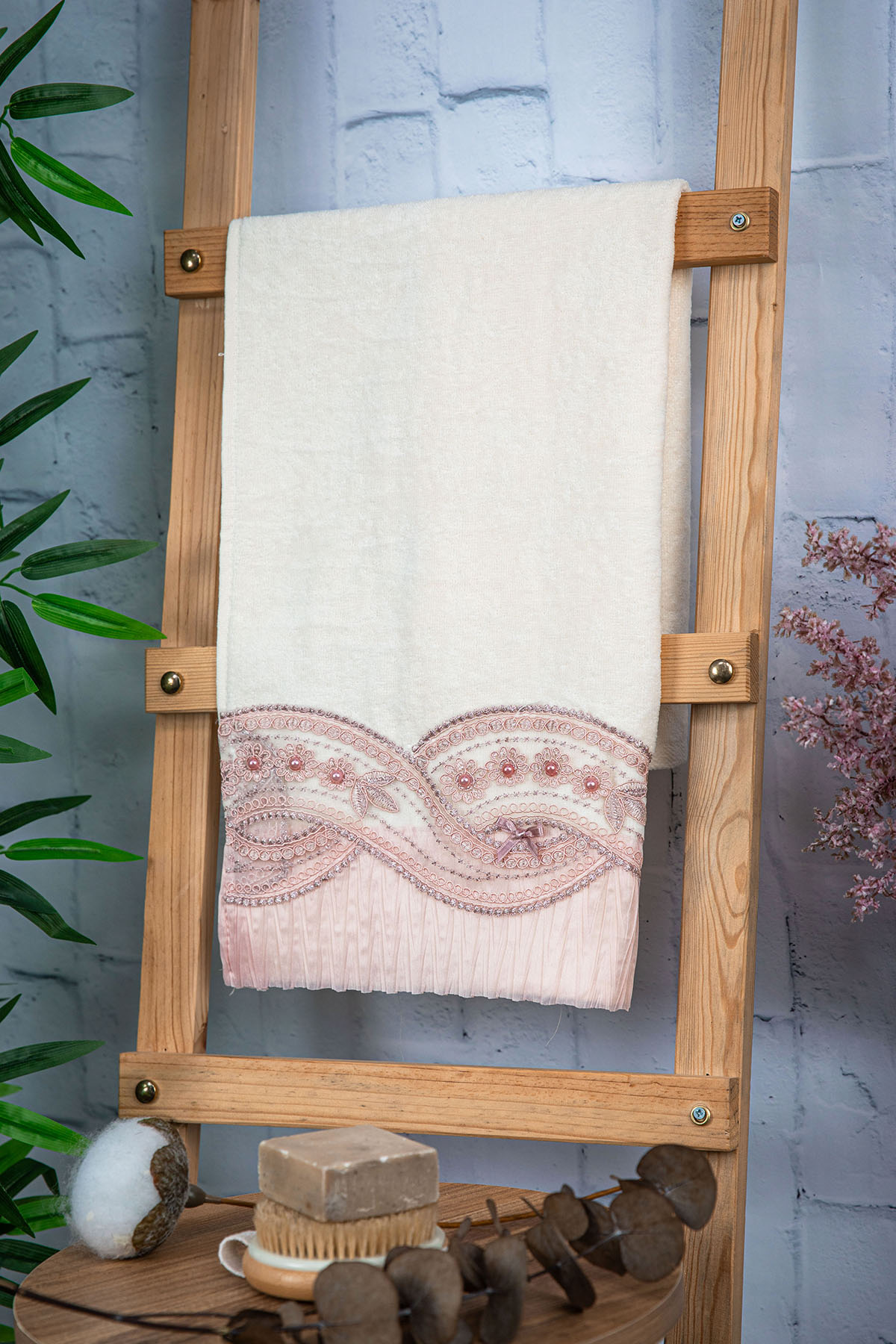 %100 Pamuk Fiyonk Güpürlü Çeyizlik Havlu 50x90 - Pudra %100 Pamuk Fiyonk Güpürlü Çeyizlik Havlu 50x90 - Pudra