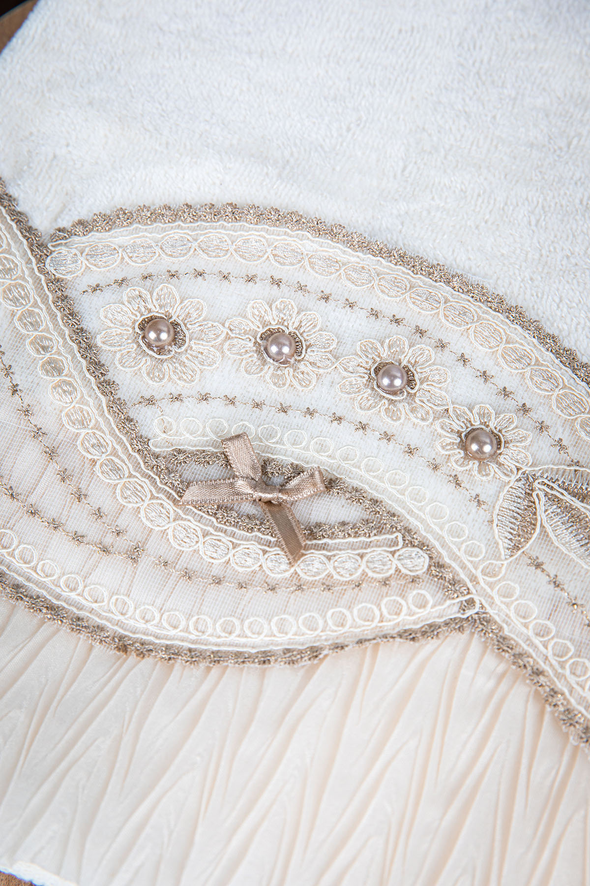 %100 Pamuk Fiyonk Güpürlü Çeyizlik Havlu 50x90 - Vizon %100 Pamuk Fiyonk Güpürlü Çeyizlik Havlu 50x90 - Vizon