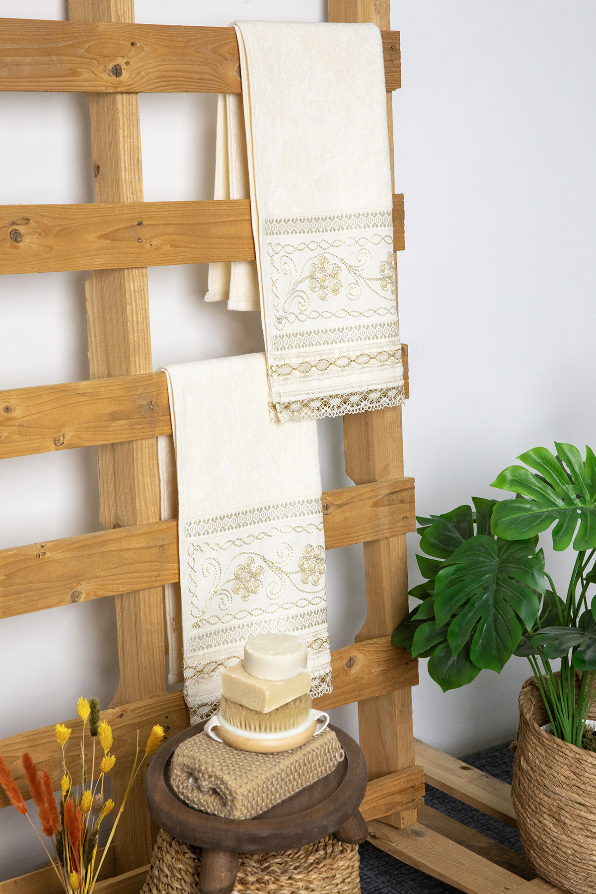 %100 Pamuk Güpürlü Çeyizlik 2li Havlu 50x90 - Krem %100 Pamuk Güpürlü Çeyizlik 2li Havlu 50x90 - Krem