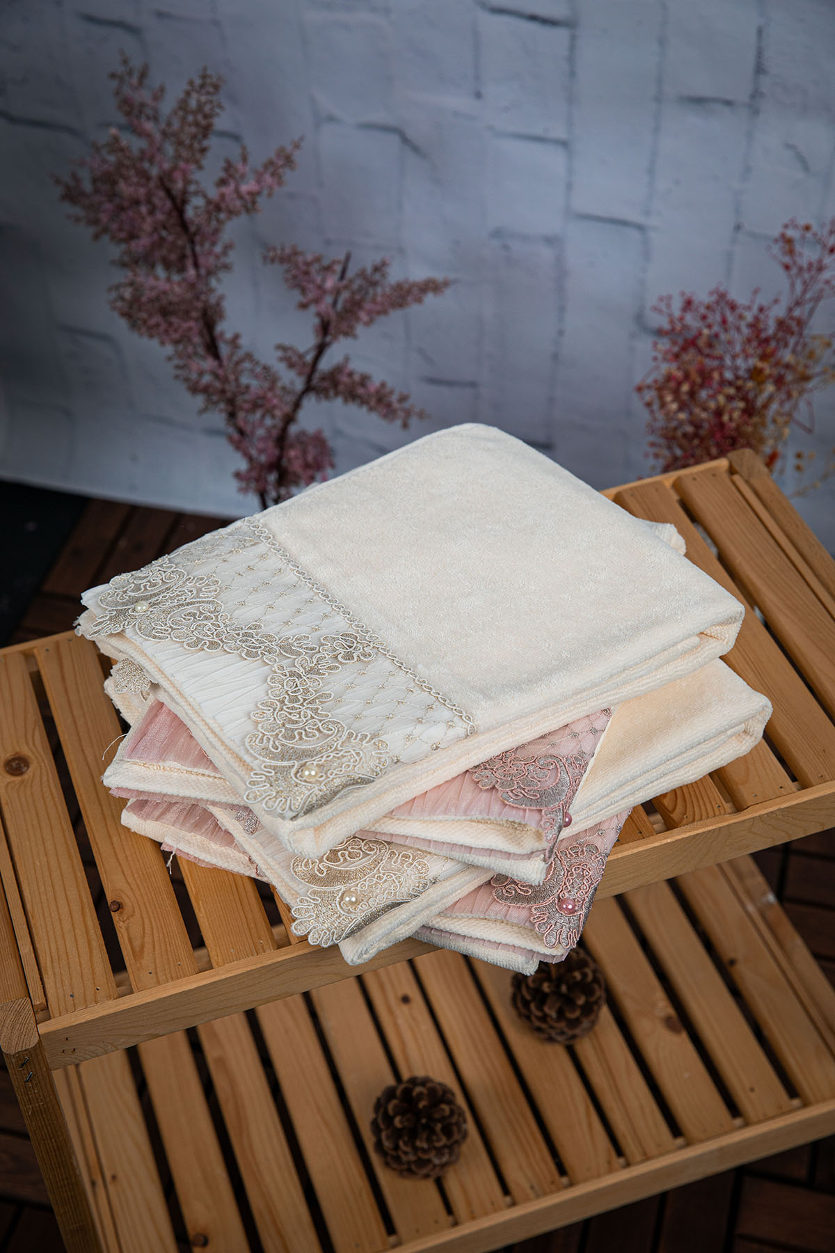 %100 Pamuk İnci Güpürlü Çeyizlik 4lü Havlu 50x90 - Krem - Pudra %100 Pamuk İnci Güpürlü Çeyizlik 4lü Havlu 50x90 - Krem - Pudra