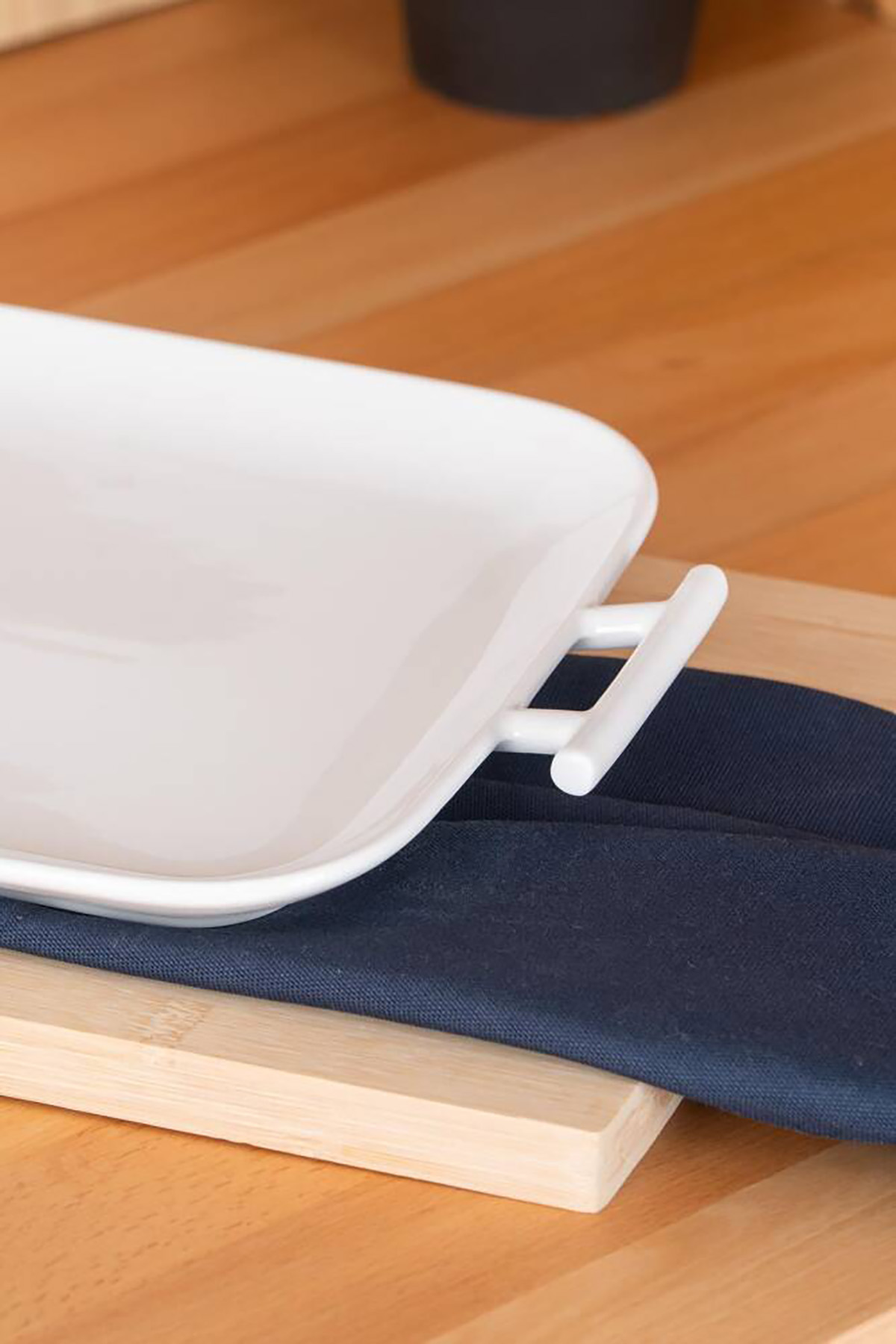Acar Bianco Perla Dikdörtgen Kulplu Servis Tabak - 27.5 cm SCT-05383 Acar Bianco Perla Dikdörtgen Kulplu Servis Tabak - 27.5 cm SCT-05383