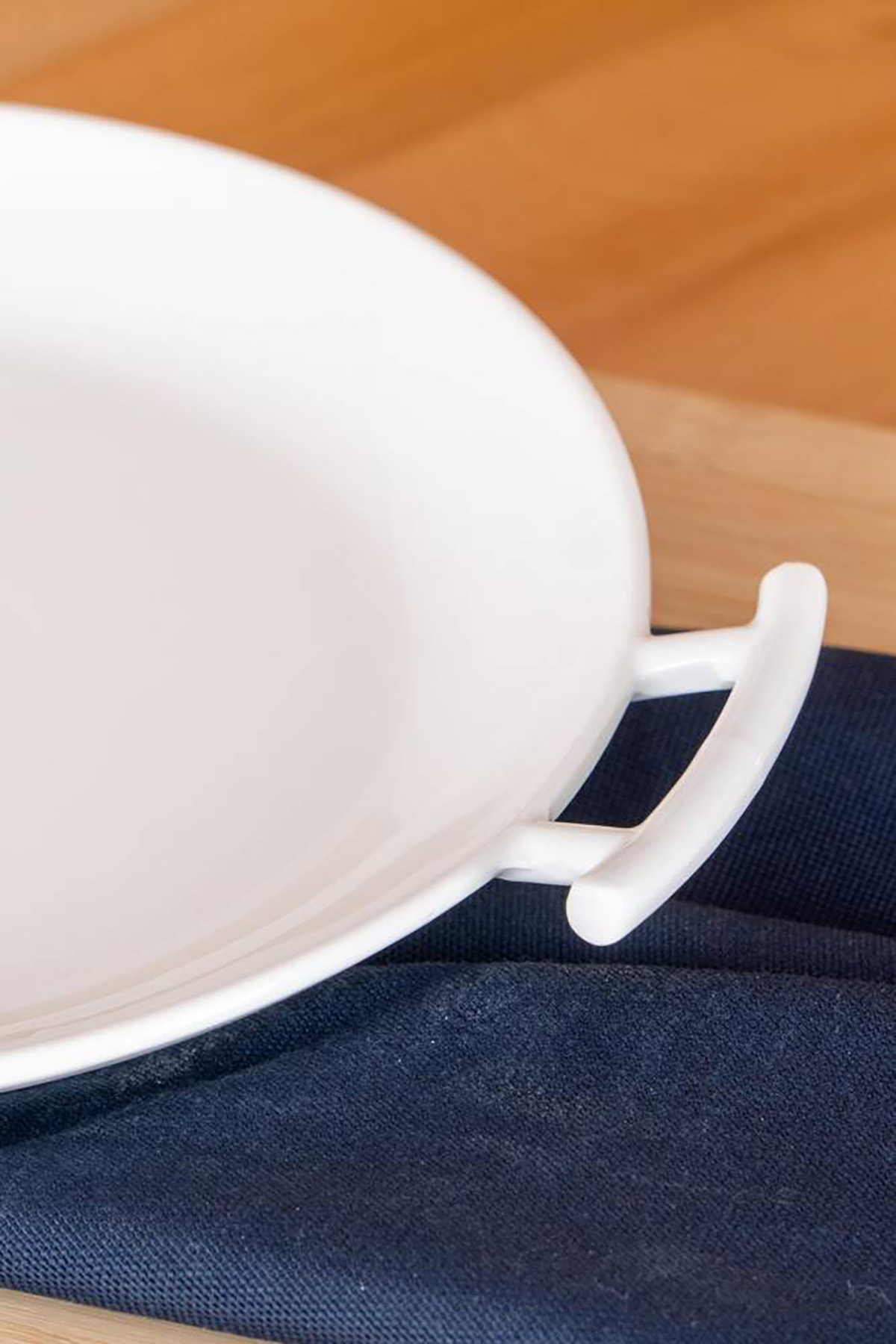 Acar Bianco Perla Yuvarlak Kulplu Servis Tabak - 22.5 cm SCT-05381