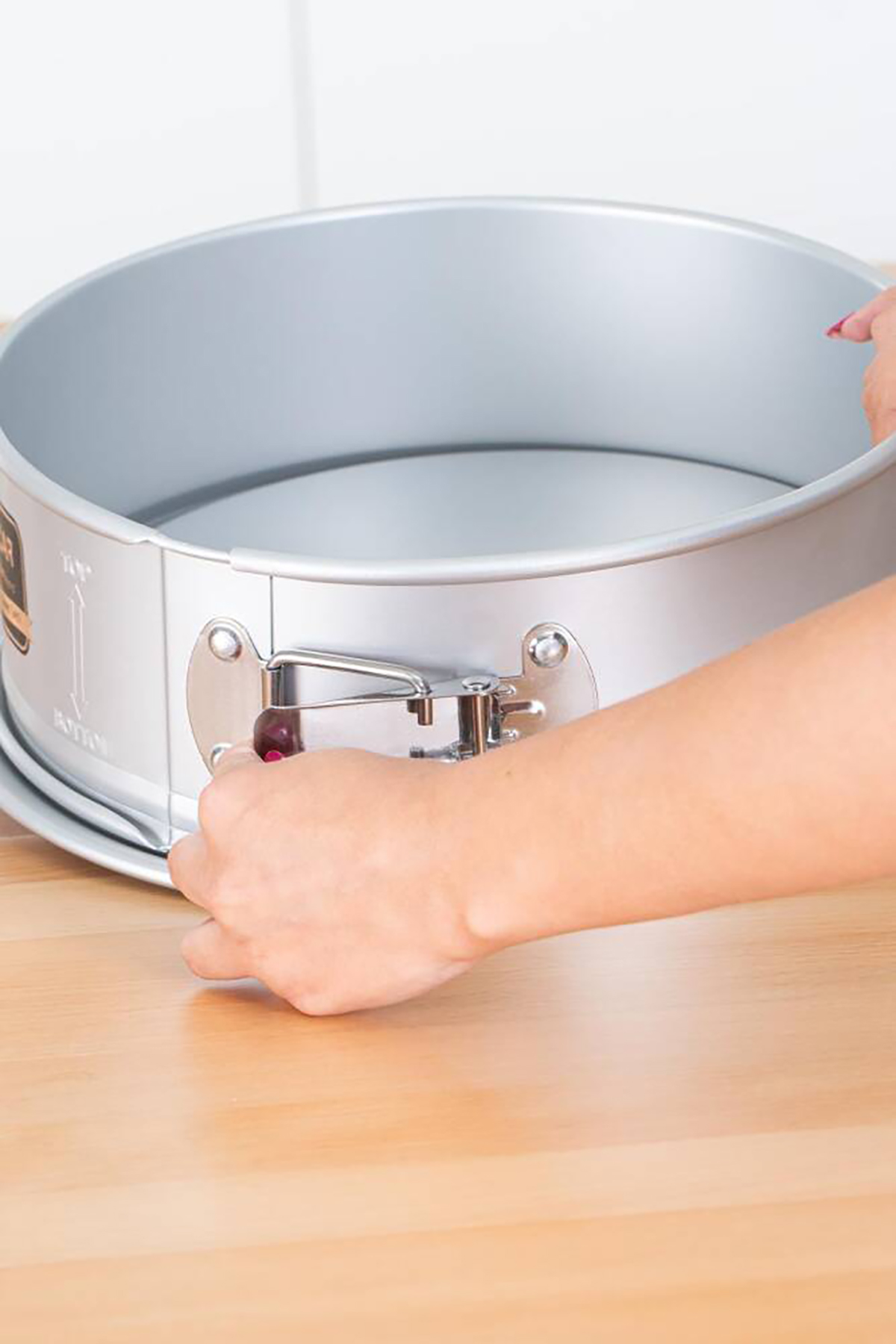 Acar Mate Yuvarlak Kelepçeli Kek Kalıbı - 28.5 cm MOON-05778