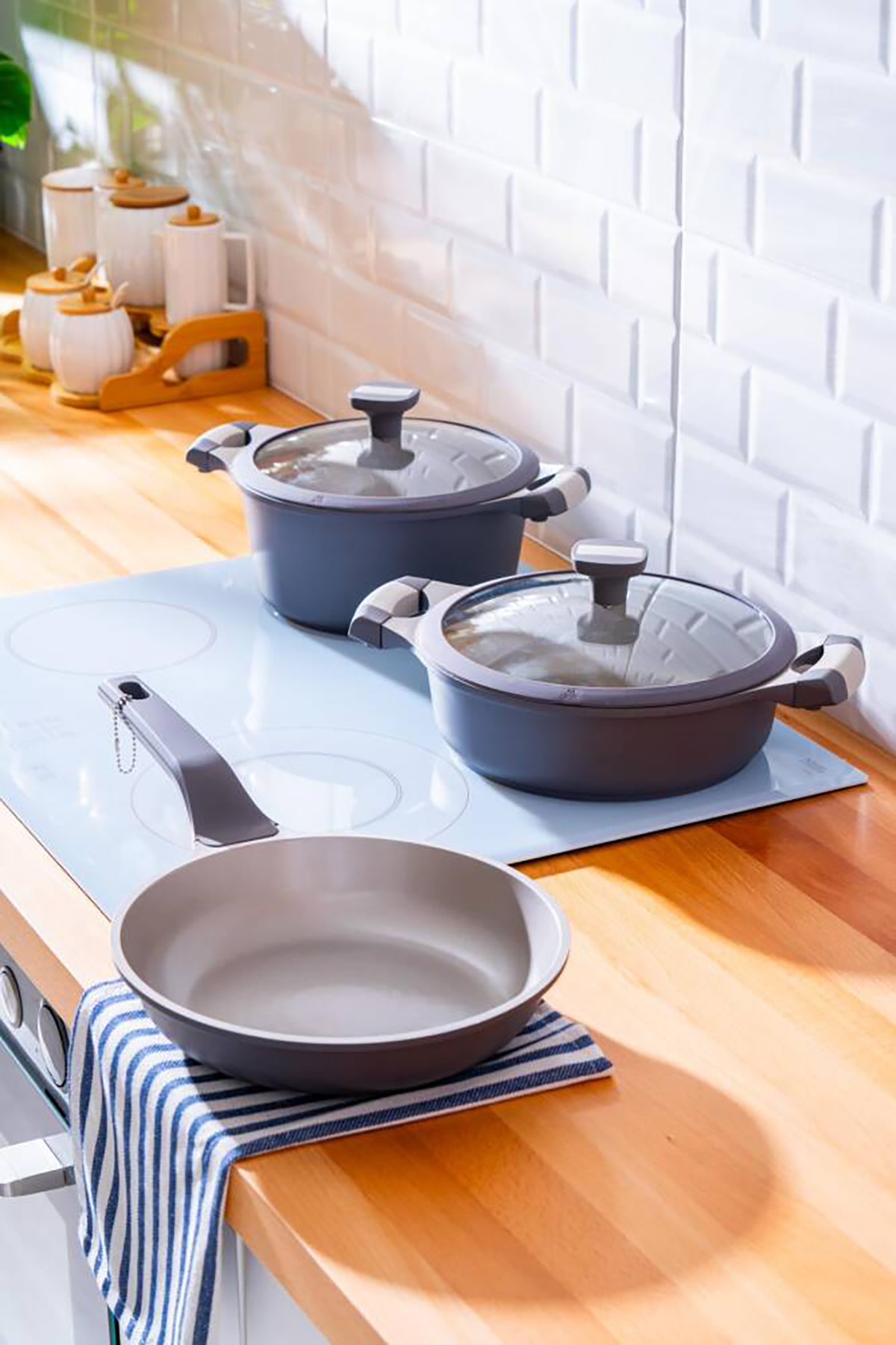 Acar Ultimate Pro 5 Parça Tencere Seti - Antrasit BSC-06785 Acar Ultimate Pro 5 Parça Tencere Seti - Antrasit BSC-06785