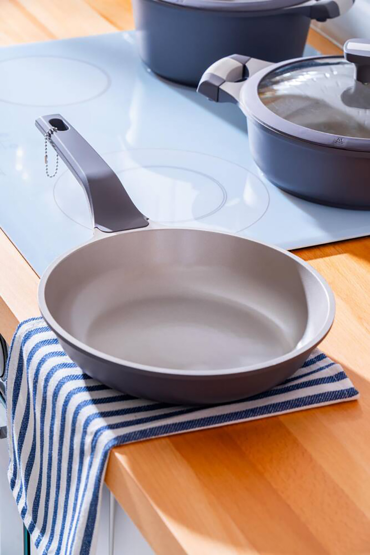 Acar Ultimate Pro 5 Parça Tencere Seti - Antrasit BSC-06785 Acar Ultimate Pro 5 Parça Tencere Seti - Antrasit BSC-06785