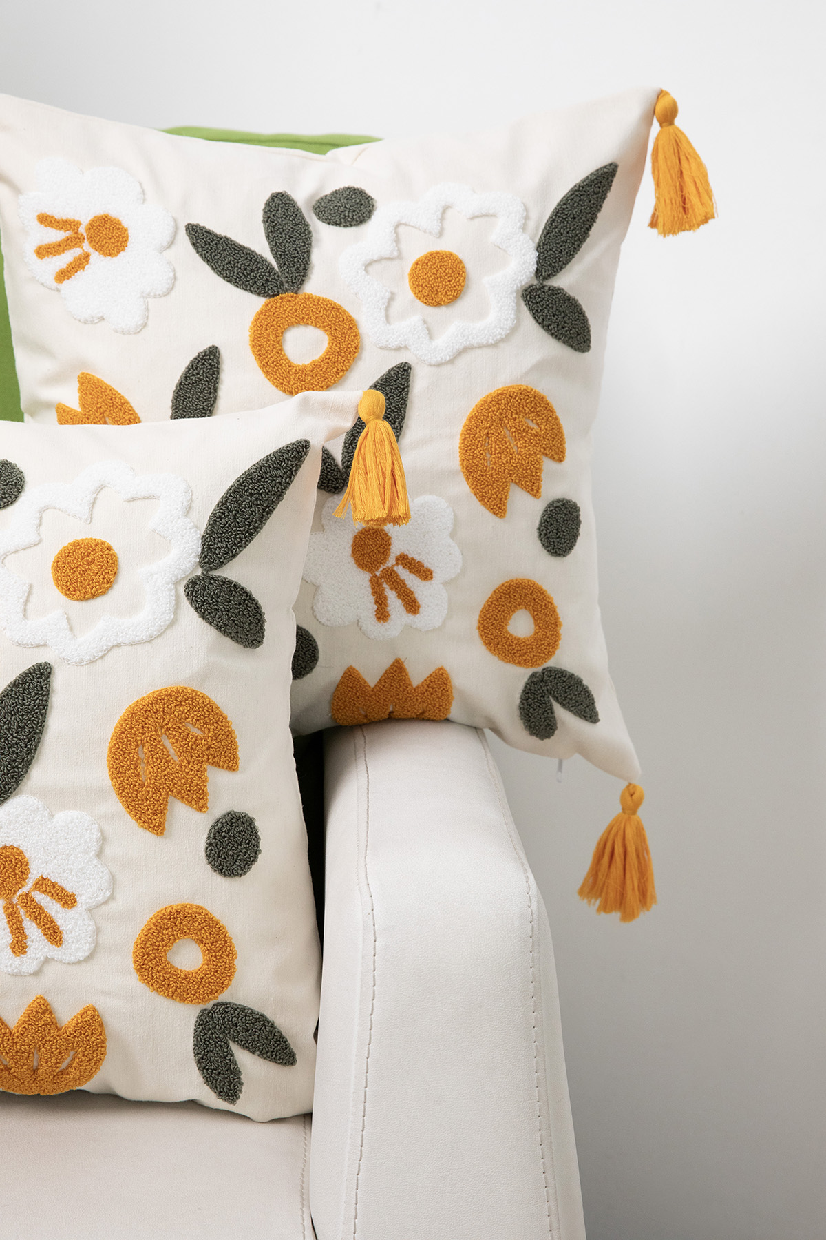 Avis Püsküllü Punch İşlemeli 2'li Kırlent Kılıfı 42x42 - Turuncu Avis Püsküllü Punch İşlemeli 2'li Kırlent Kılıfı 42x42 - Turuncu