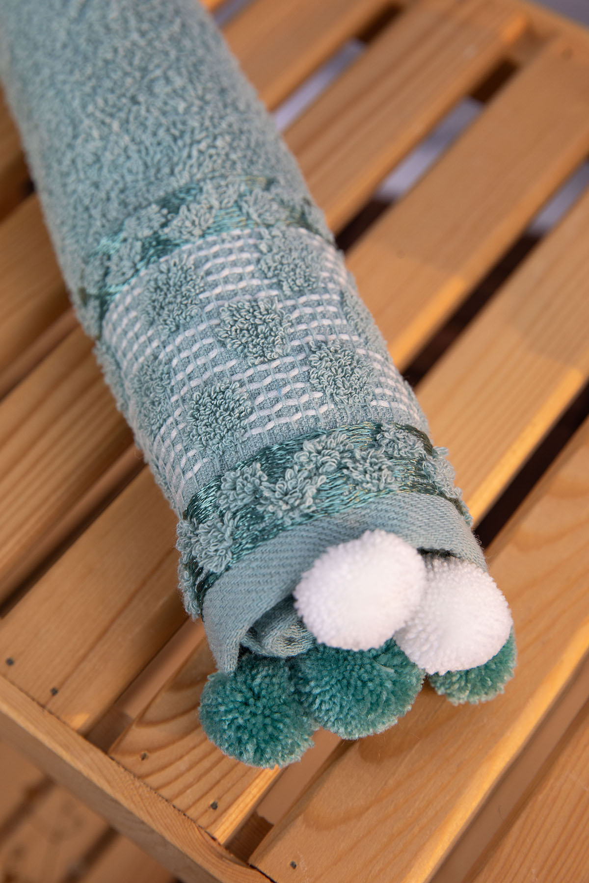 Bella Ponponlu El Havlusu 30x50 - Yeşil Bella Ponponlu El Havlusu 30x50 - Yeşil