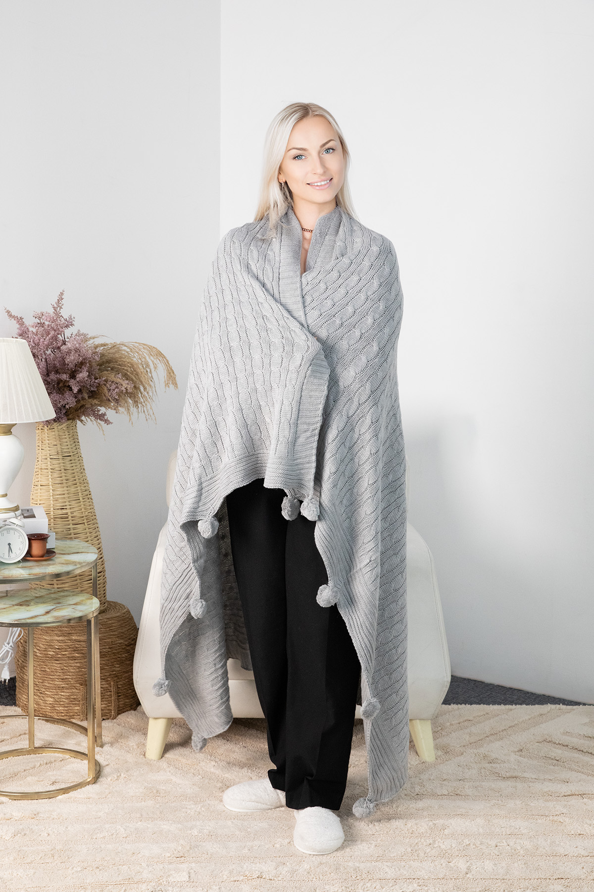 Biocotton Triko Ponponlu Tv Battaniyesi - Gri Biocotton Triko Ponponlu Tv Battaniyesi - Gri