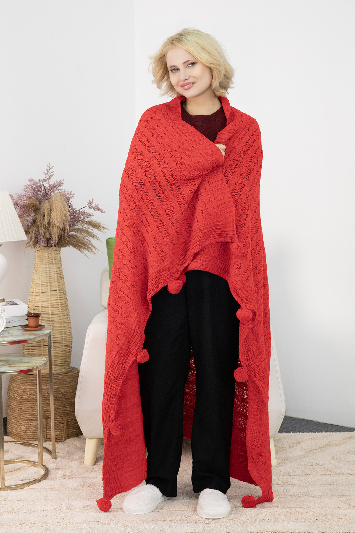 Biocotton Triko Ponponlu Tv Battaniyesi - Kırmızı Biocotton Triko Ponponlu Tv Battaniyesi - Kırmızı