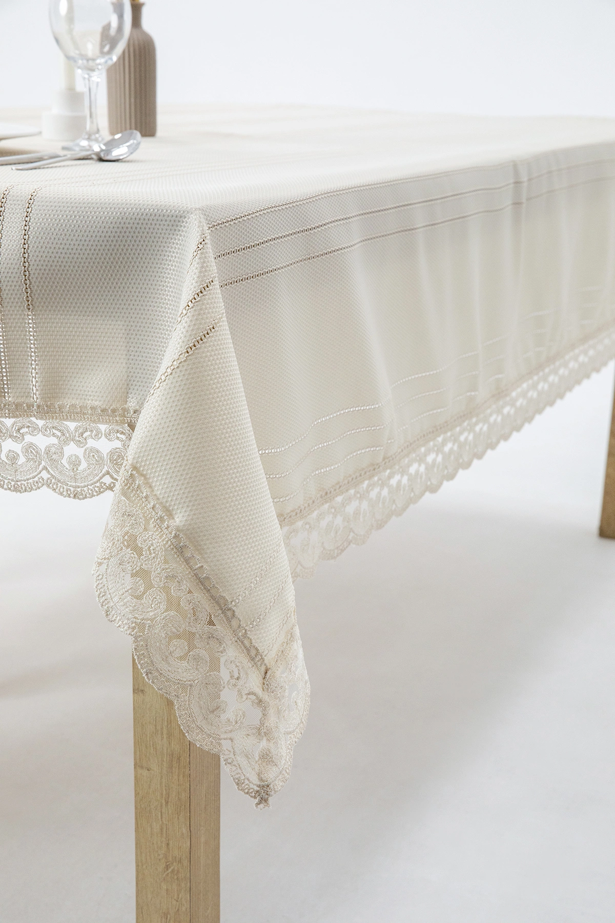 Defne Leke Tutmaz Masa Örtüsü 160x220 - Vizon Defne Leke Tutmaz Masa Örtüsü 160x220 - Vizon