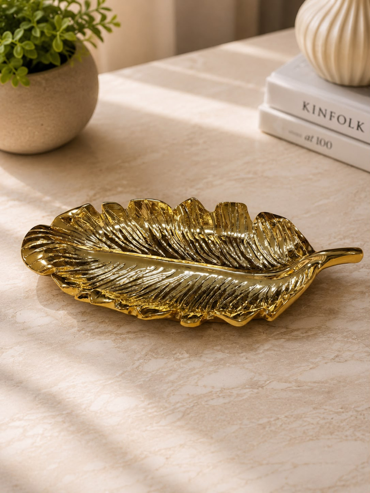 Favora Home Yaprak Desen Dekoratif Obje Gold Favora Home Yaprak Desen Dekoratif Obje Gold
