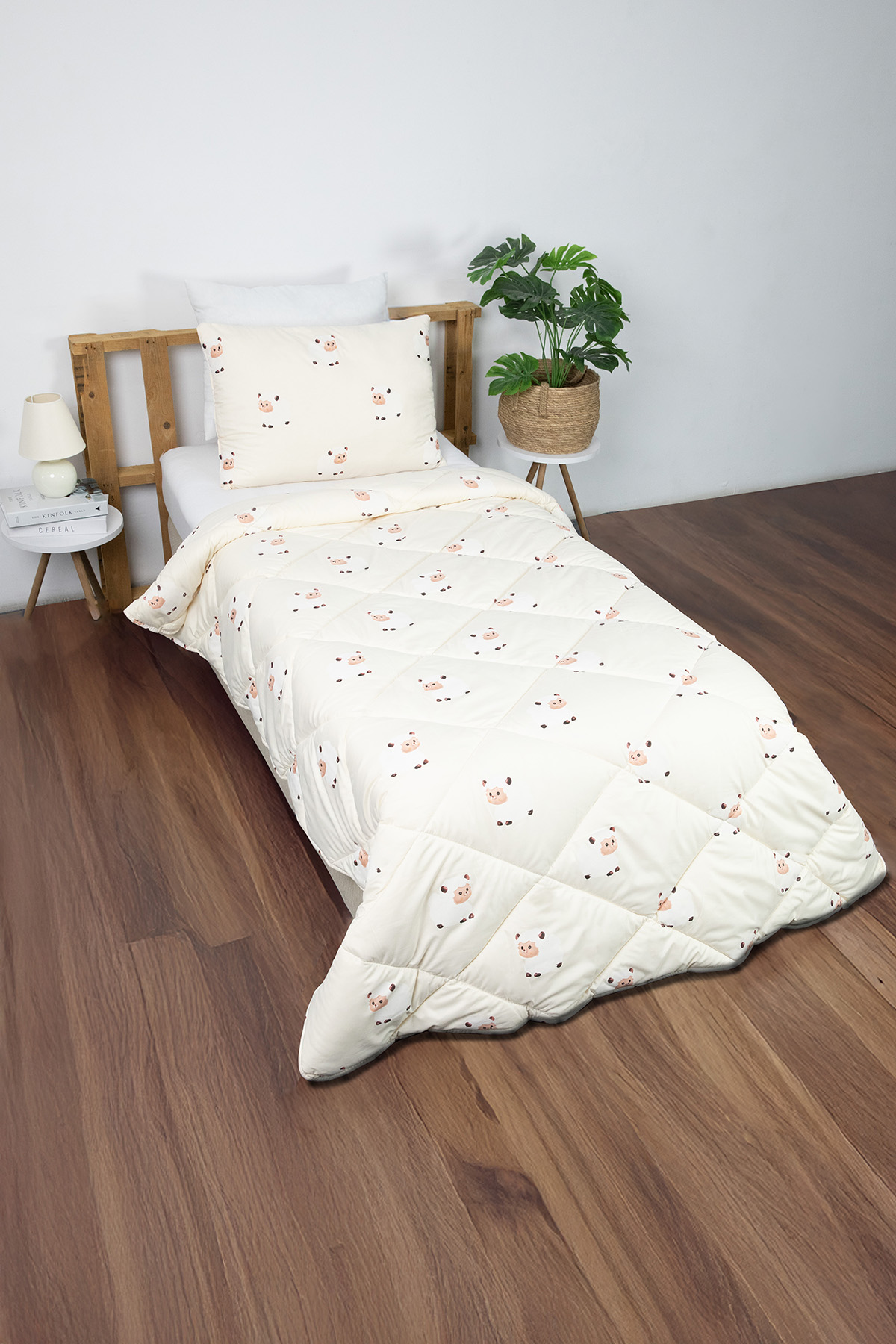 Dolly Boncuk Yün İçerikli Yıkanabilir Yorgan Ve Yastık Seti - Krem Dolly Boncuk Yün İçerikli Yıkanabilir Yorgan Ve Yastık Seti - Krem