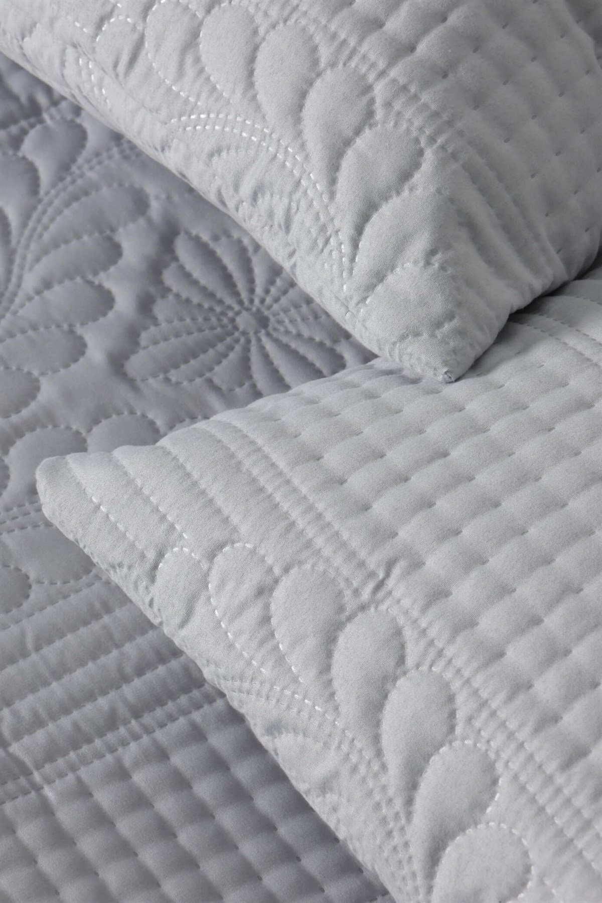 Elif Jumbo Soft Çift Kişilik Yatak Örtüsü Takımı - Gri
