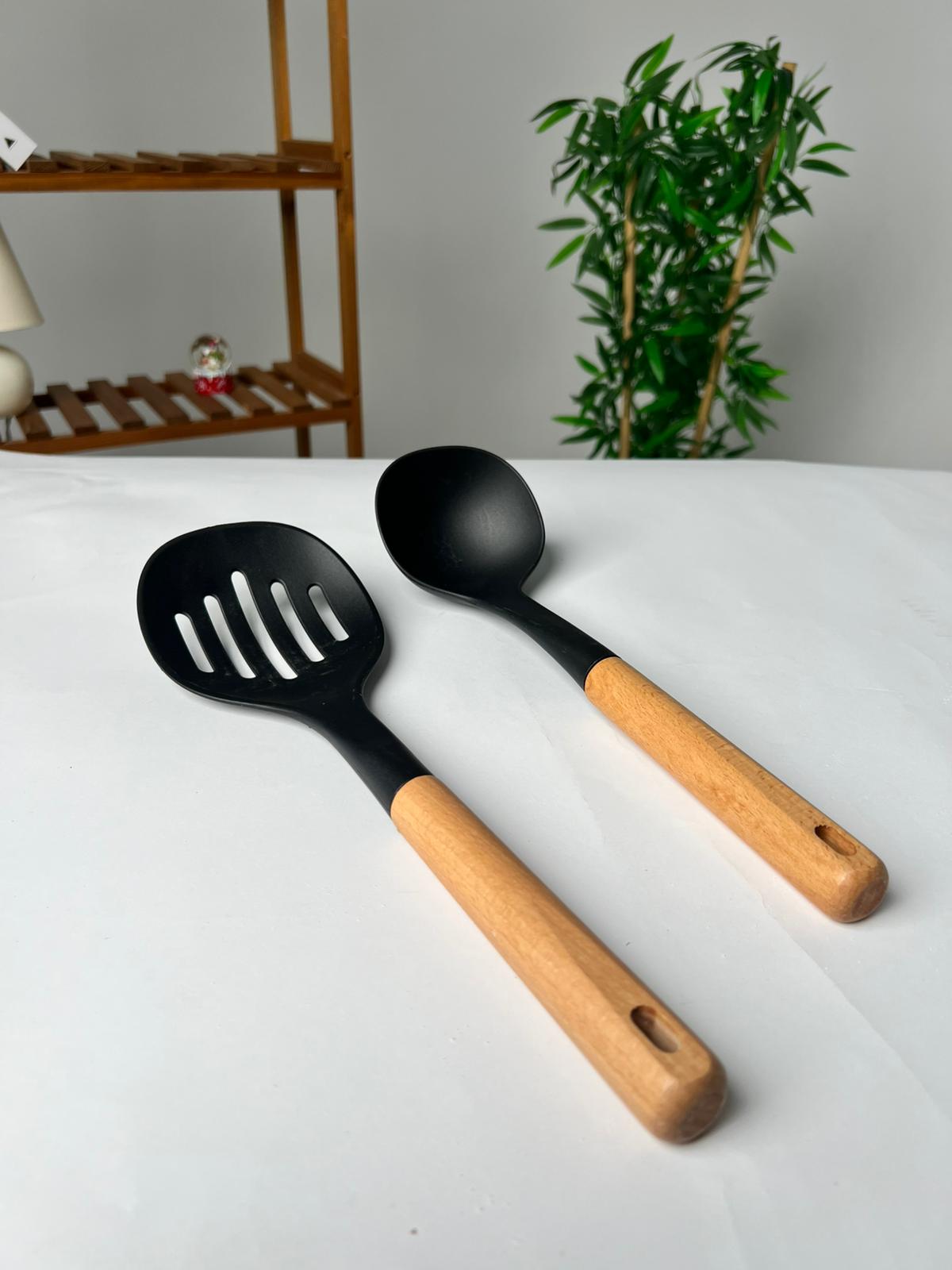 Favora 2li Ahşap Saplı Kepçe ve Spatula Seti - Siyah Favora 2li Ahşap Saplı Kepçe ve Spatula Seti - Siyah