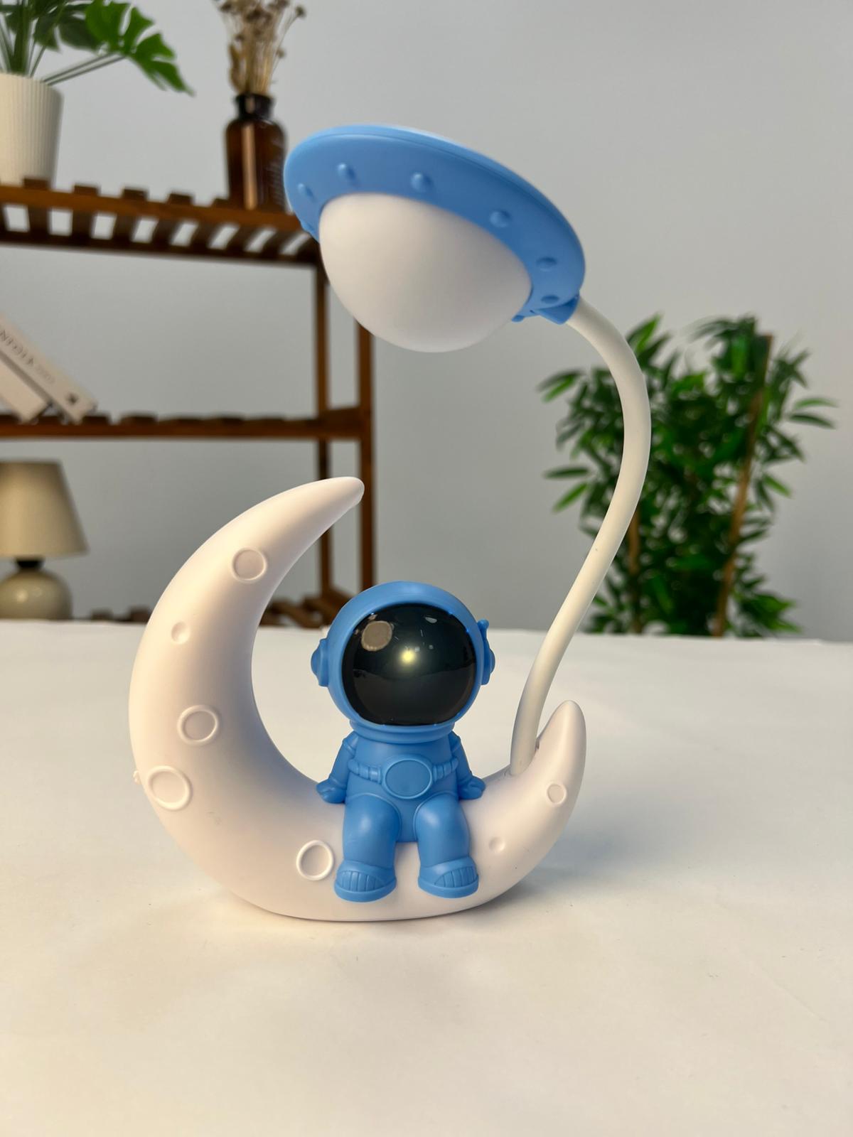 Favora Astronot Masa Üstü Çocuk Lambasi - Lacivert Favora Astronot Masa Üstü Çocuk Lambasi - Lacivert