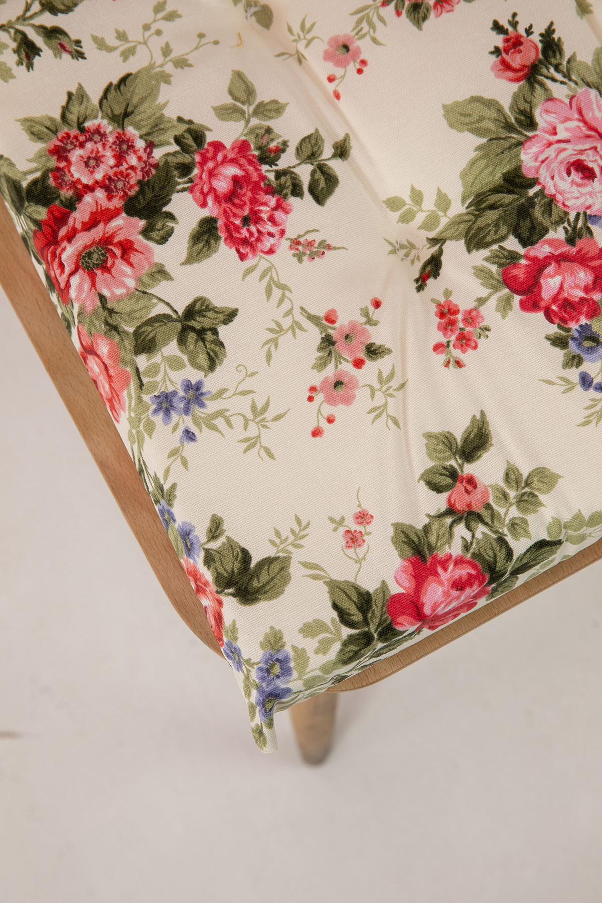 Favora Florya Süngerli Sandalye Minderi 40x40 Cm - Pembe Favora Florya Süngerli Sandalye Minderi 40x40 Cm - Pembe