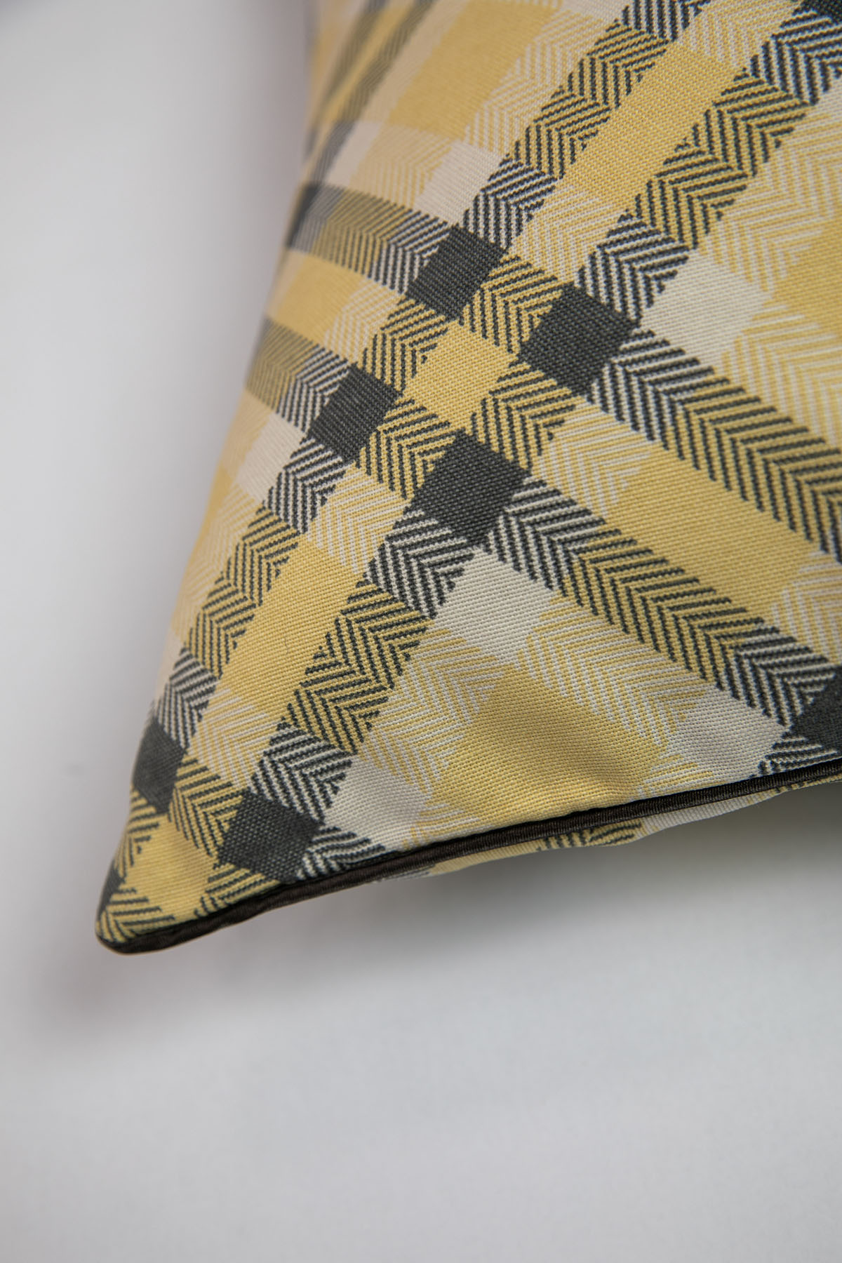Favora Karelia Kırlent 43x43 cm - Sarı Favora Karelia Kırlent 43x43 cm - Sarı
