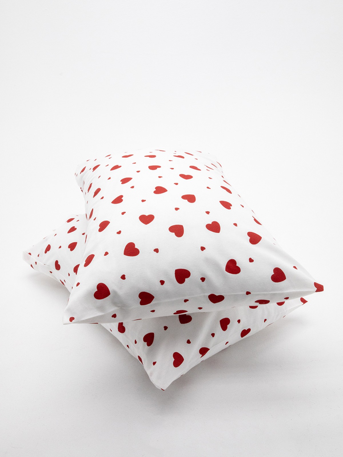 Kırmızı Kalpli Çift Kişilik Nevresim Seti Kırmızı Kalpli Çift Kişilik Nevresim Seti