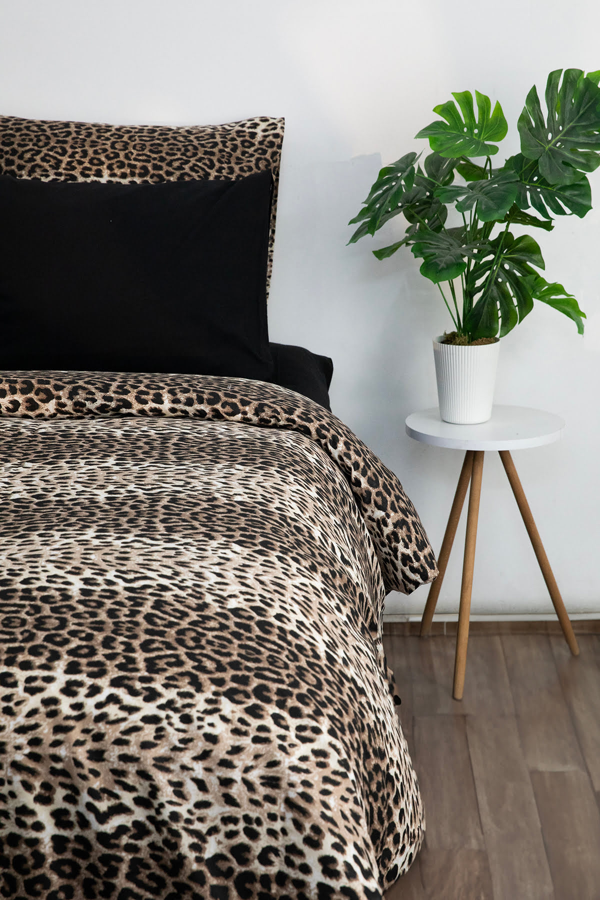 Favora Leopar Desenli Lastikli Çarşaflı Tek Kişilik Nevresim Takımı Favora Leopar Desenli Lastikli Çarşaflı Tek Kişilik Nevresim Takımı