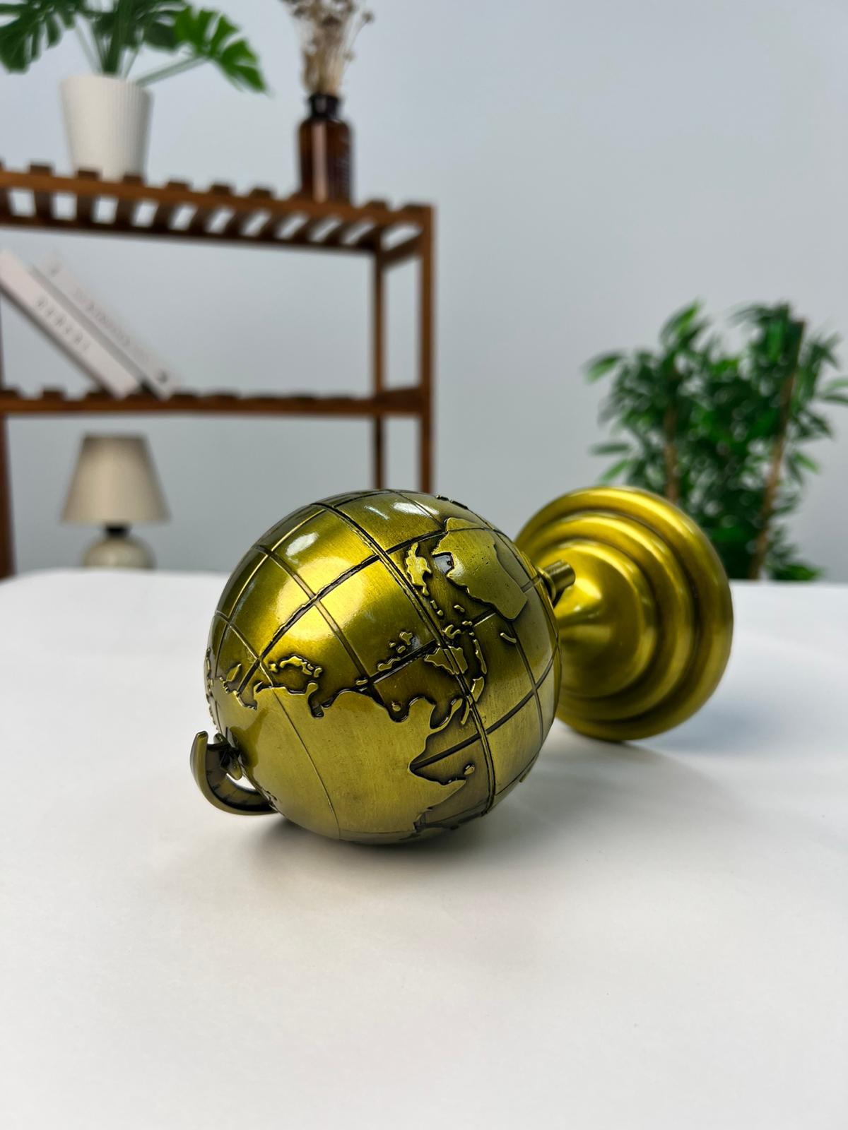 Favora Metal Dekoratif Dünya Obje - Gold