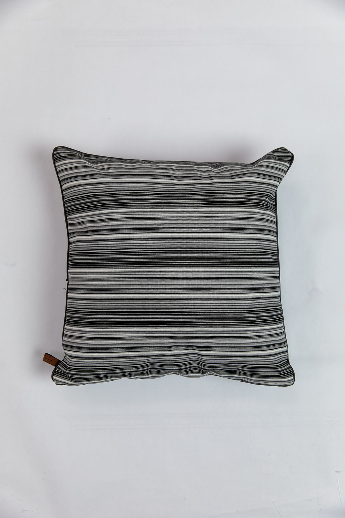 Favora Molira Kırlent 43x43 cm - Gri Favora Molira Kırlent 43x43 cm - Gri