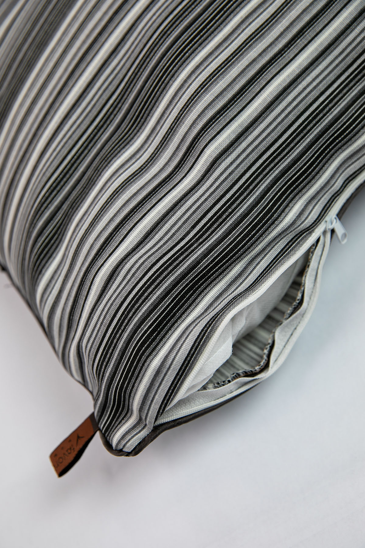 Favora Molira Kırlent 43x43 cm - Gri Favora Molira Kırlent 43x43 cm - Gri