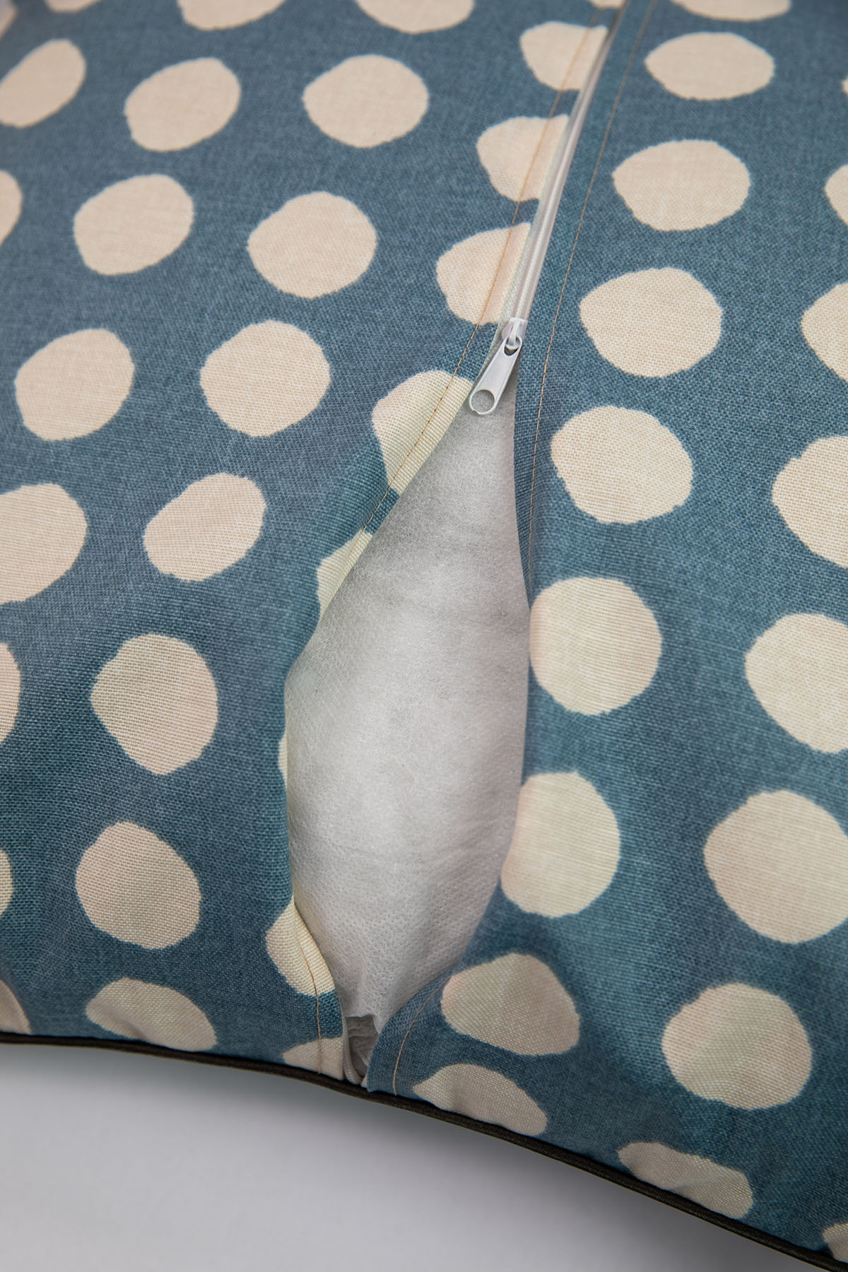 Favora Puantiyeli Kırlent 43x43 cm - Mavi