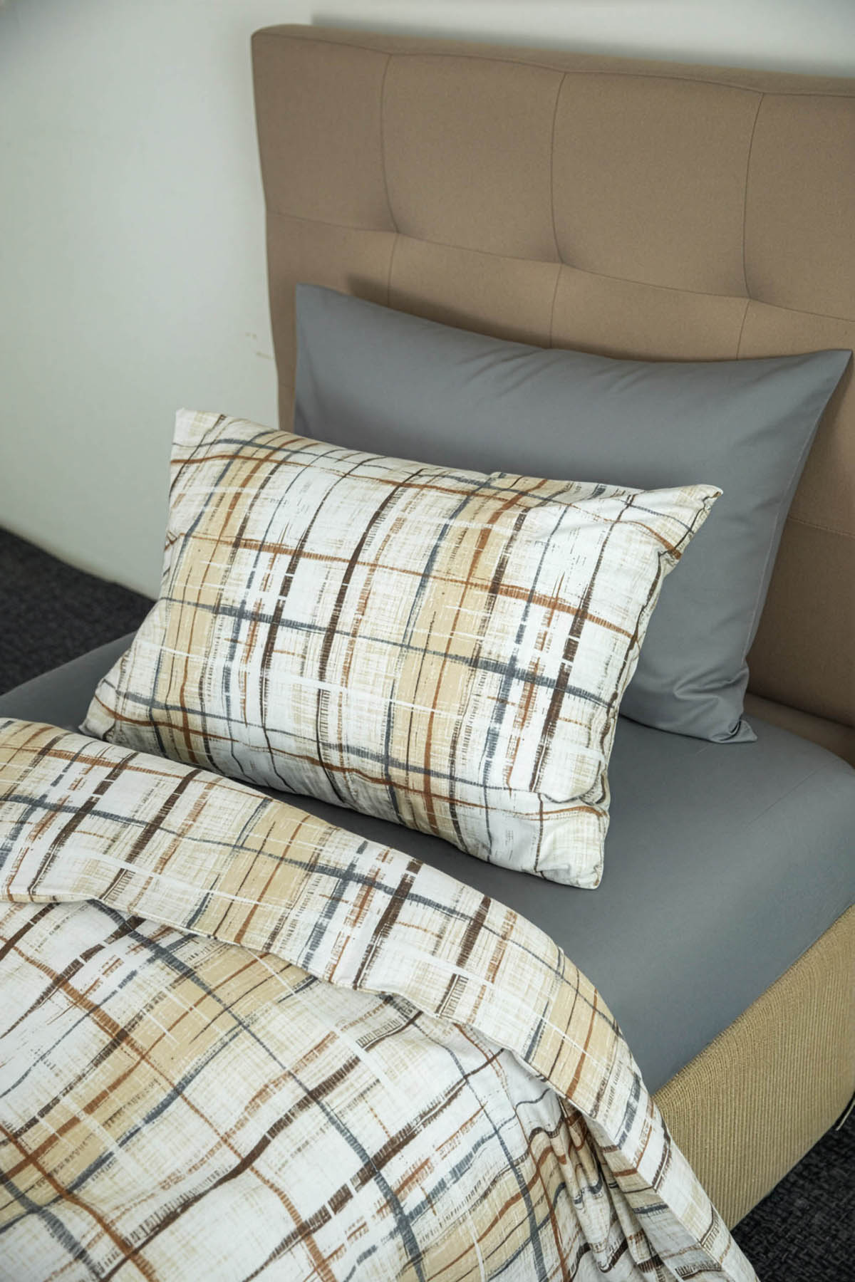 Favora Vilora Lastikli Çarşaflı Tek Kişilik Nevresim Takımı - Kahve