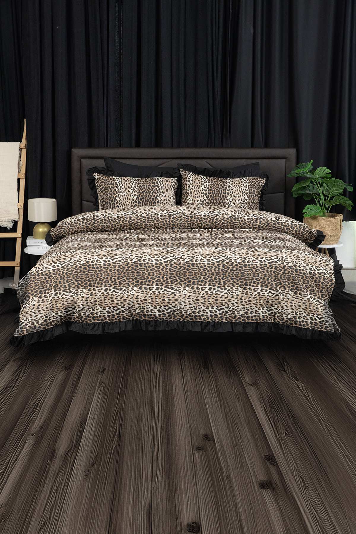 Fırfırlı Leopar Desenli Lastikli Çarşaflı Çift Kişilik Nevresim Takımı Fırfırlı Leopar Desenli Lastikli Çarşaflı Çift Kişilik Nevresim Takımı