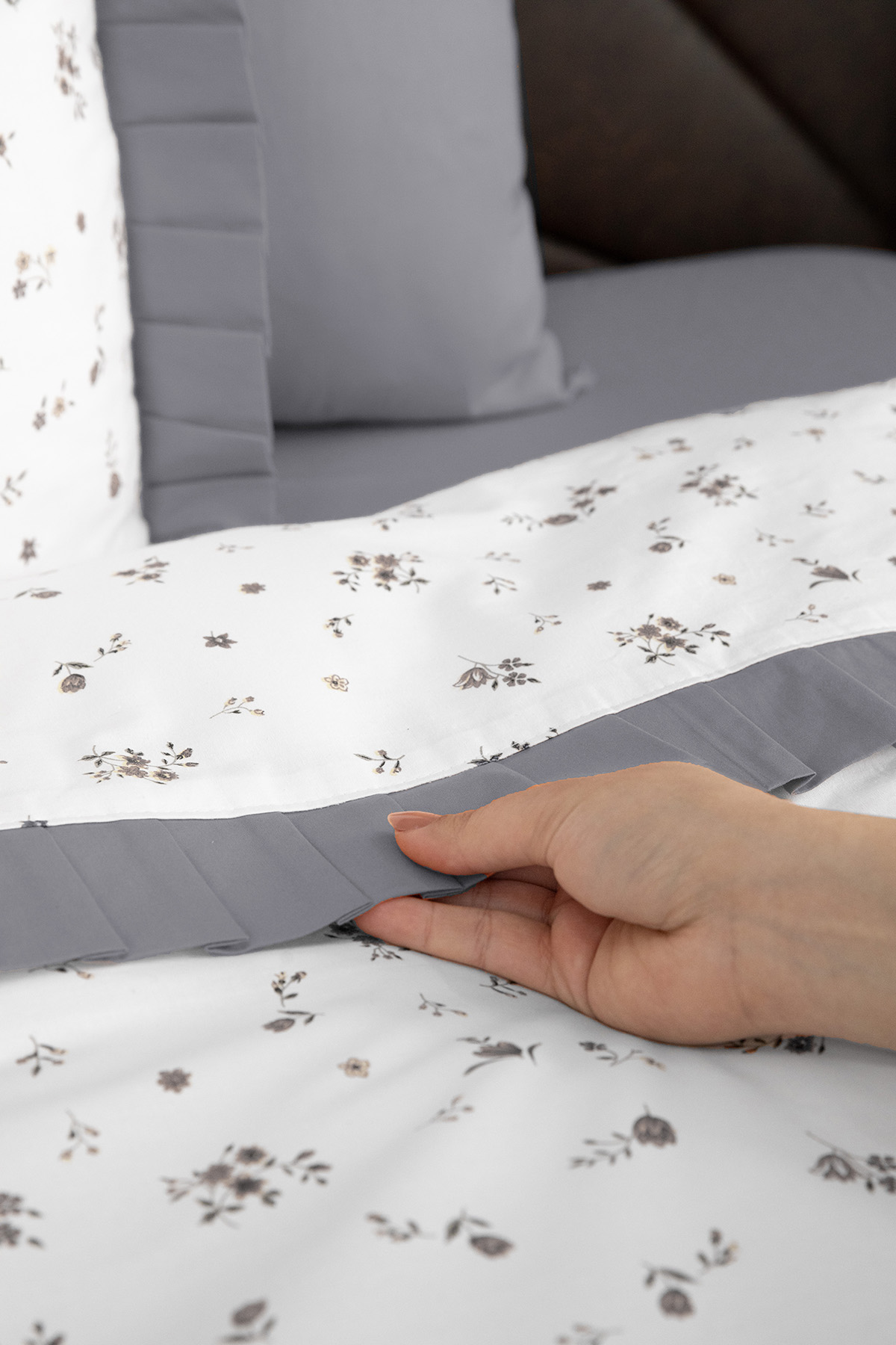 Floria Fırfırlı Çift Kişilik NevresimTakımı-Gri Floria Fırfırlı Çift Kişilik NevresimTakımı-Gri