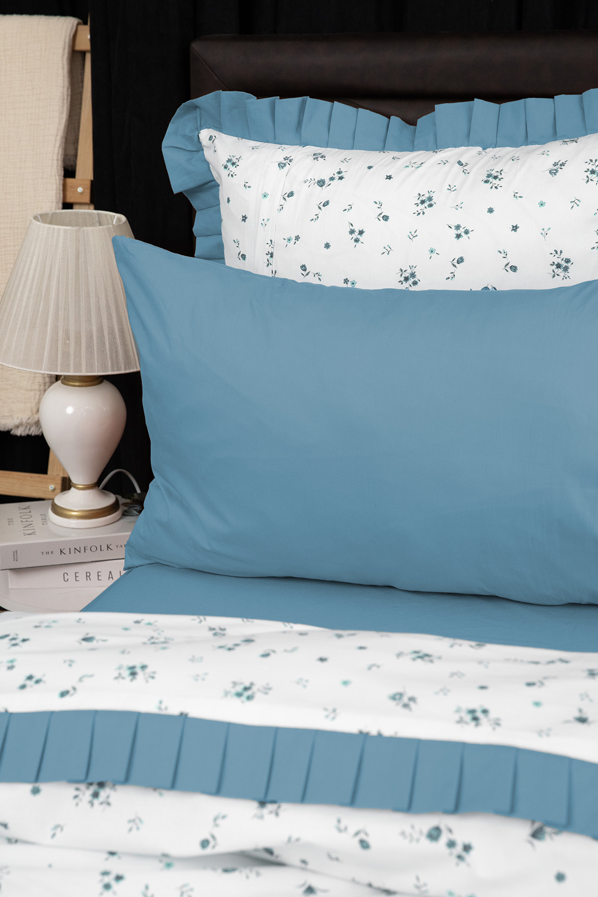 Floria Premium %100 Pamuk Fırfırlı Çift Kişilik Nevresim Takımı - Mavi