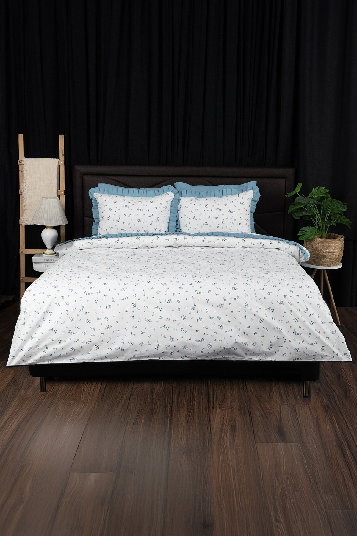 Floria Fırfırlı Çift Kişilik NevresimTakımı-Mavi Floria Fırfırlı Çift Kişilik NevresimTakımı-Mavi