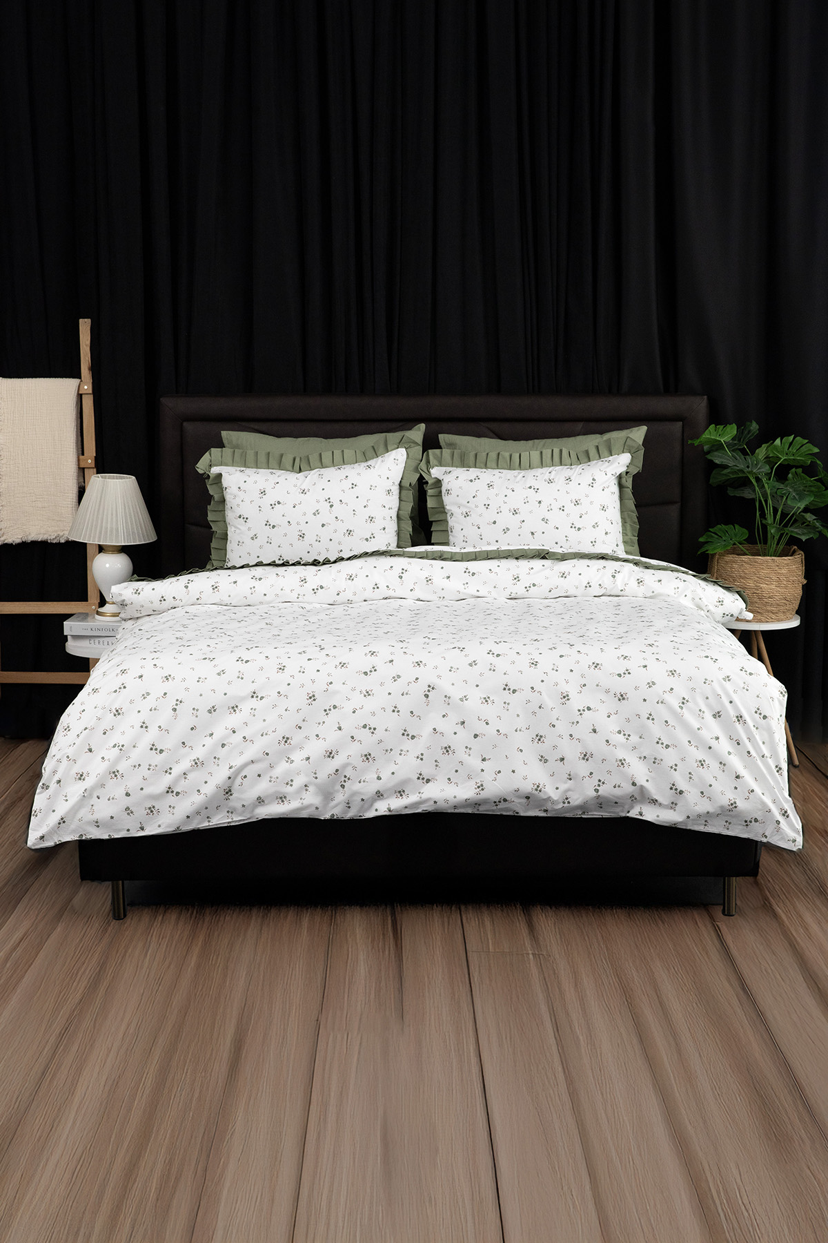 Floria Fırfırlı Çift Kişilik NevresimTakımı-Yeşil Floria Fırfırlı Çift Kişilik NevresimTakımı-Yeşil