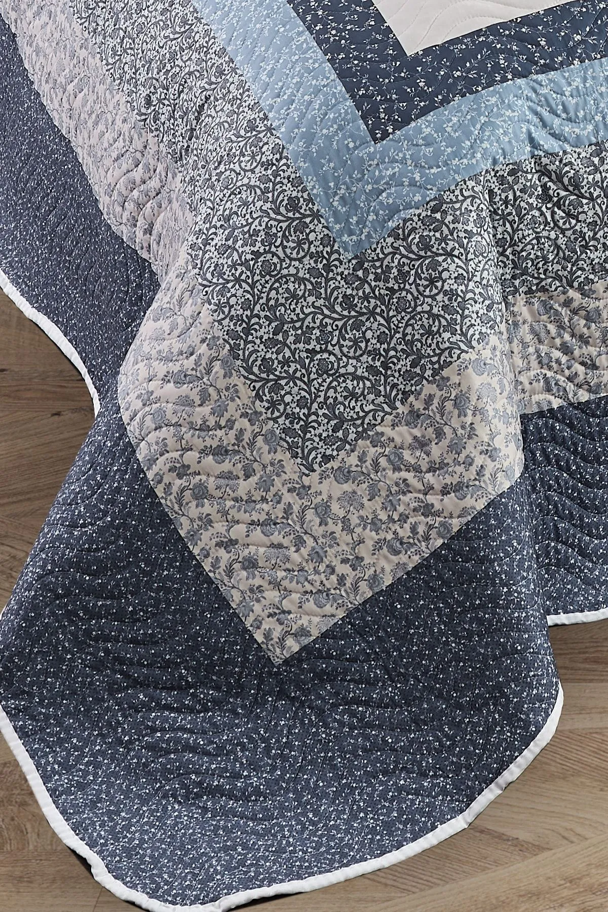 Gloria Çift Kişilik Kapitone Yatak Örtüsü Takımı - Mavi Gloria Çift Kişilik Kapitone Yatak Örtüsü Takımı - Mavi