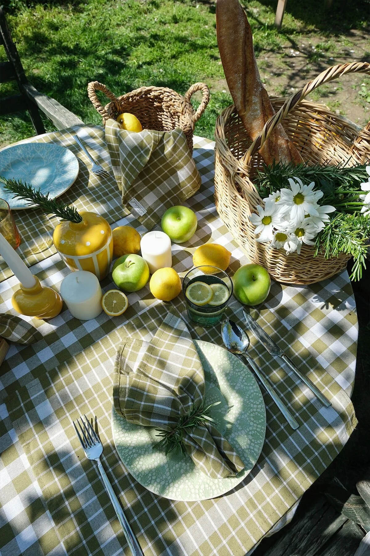 İyi Geceler %100 Pamuklu Happy Days Minimal Doğal Ahşap Ekmek Sepetli Sofra Ve Piknik Seti 7 Parça - Yeşil