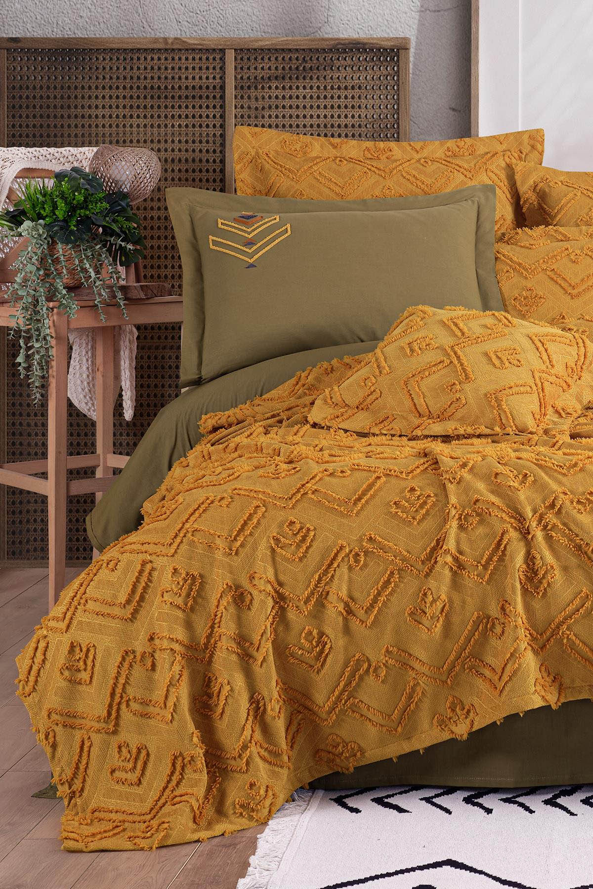 İyi Geceler Aztech Çift Kişilik Yatak Örtüsü Seti - Hardal