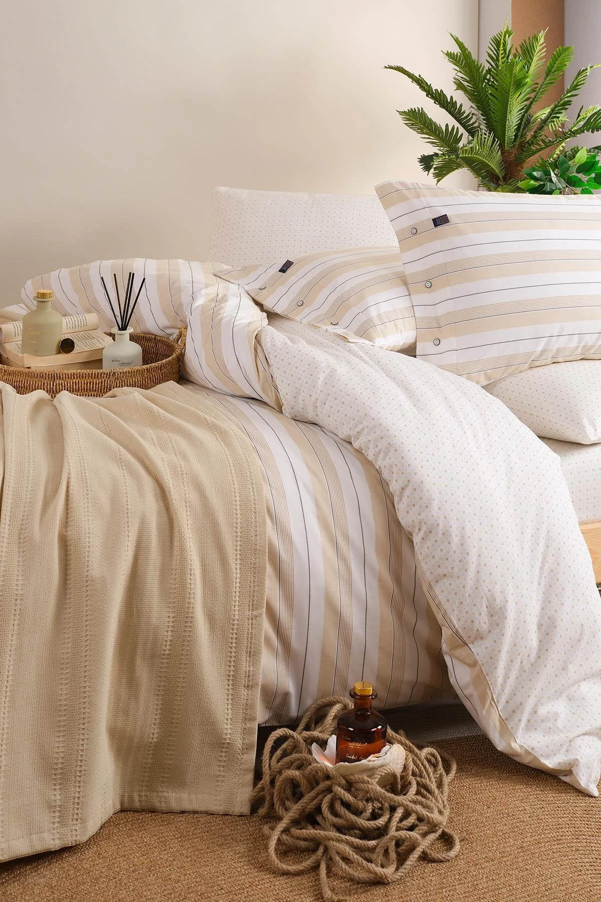 İyi Geceler Blue Marine Çift Kişilik Nevresimli Pike Takımı - Aura Bej