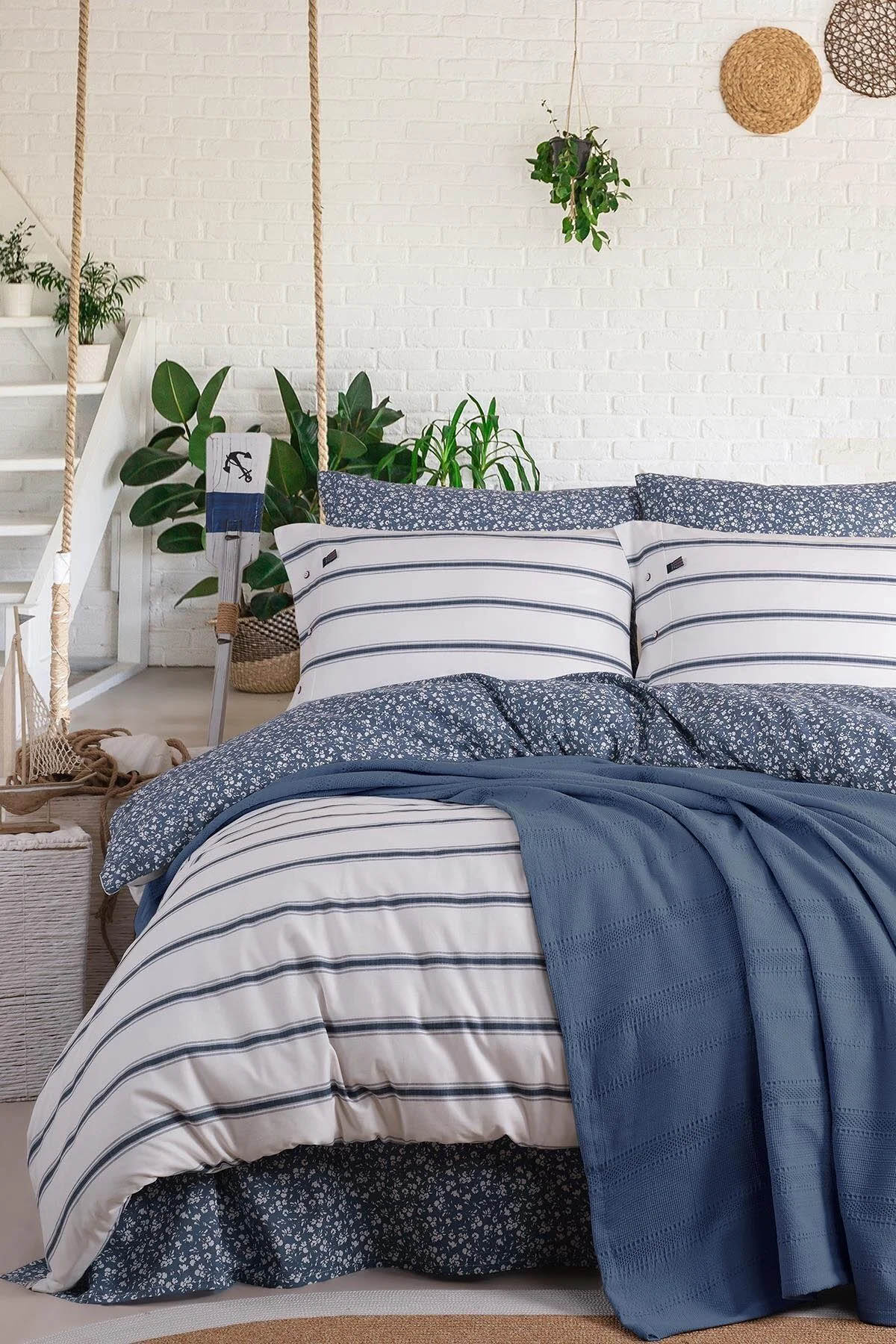 İyi Geceler Blue Marine Çift Kişilik Nevresimli Pike Takımı - Breezy İndigo