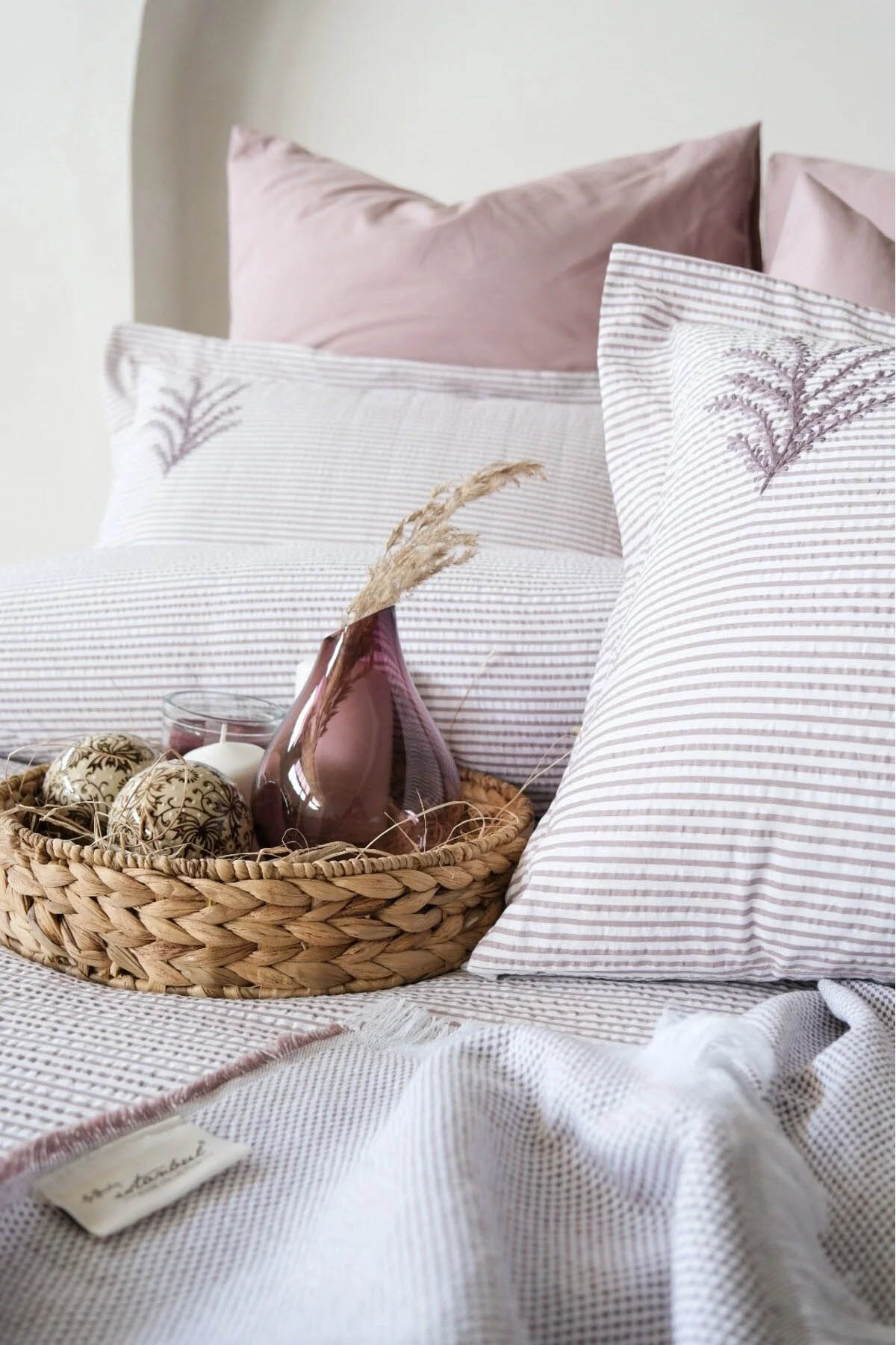 İyi Geceler Maribell %100 Pamuklu Çift Kişilik 7 Parça Pikeli Nevresim Takımı Mürdüm - Mürdüm