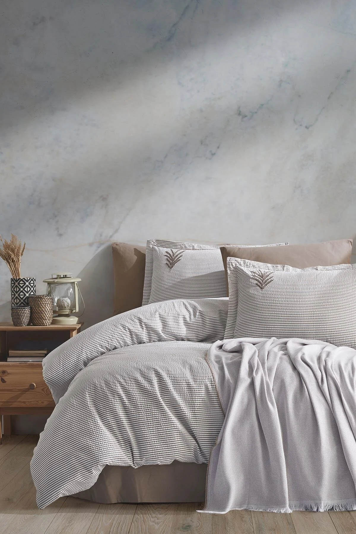 İyi Geceler Maribell Çift Kişilik Pikeli Nevresim Takımı - Bej