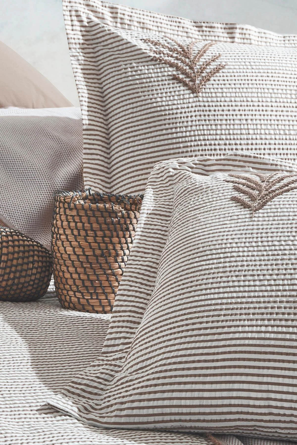 İyi Geceler Maribell Çift Kişilik Pikeli Nevresim Takımı - Bej