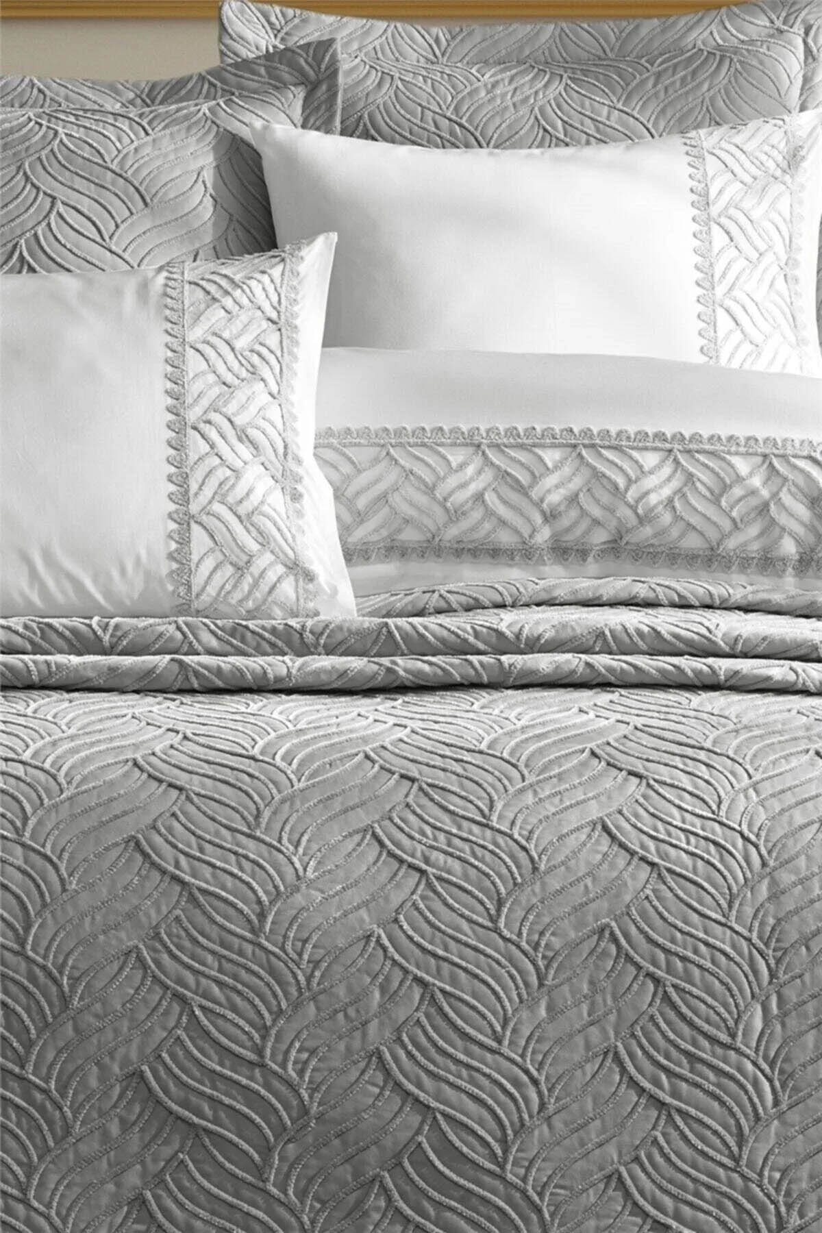 İyi Geceler Tallia Çift Kişilik Yatak Örtüsü Seti - Gri İyi Geceler Tallia Çift Kişilik Yatak Örtüsü Seti - Gri