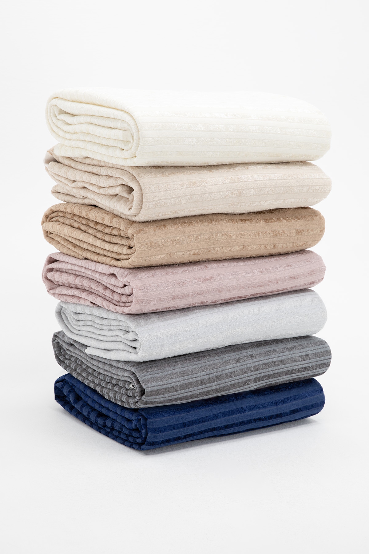 Kaymaz Taban Süngerli Kadife Koltuk 170x210 Lacive Kaymaz Taban Süngerli Kadife Koltuk 170x210 Lacive